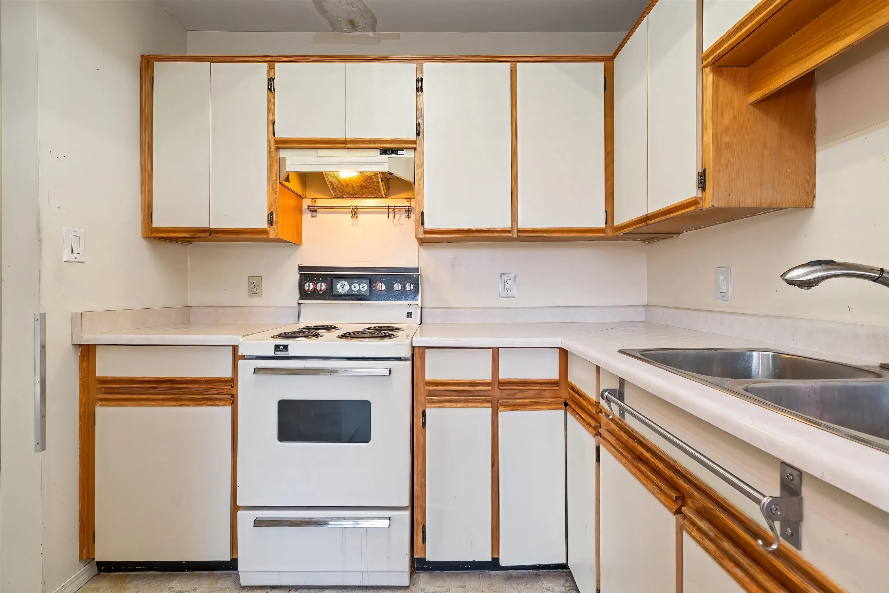 2567 Victoria Street #209