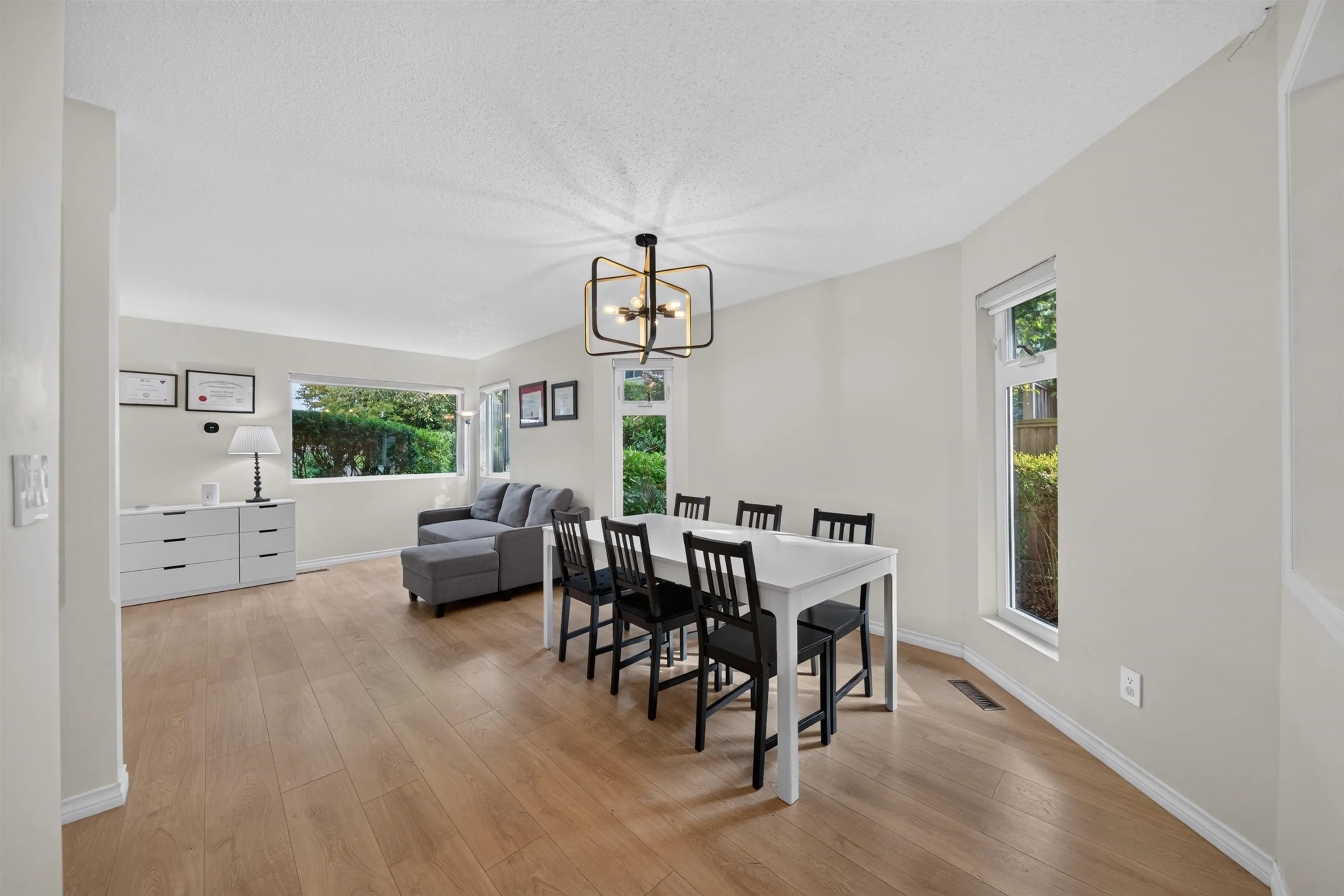 5111 Maple Road #6