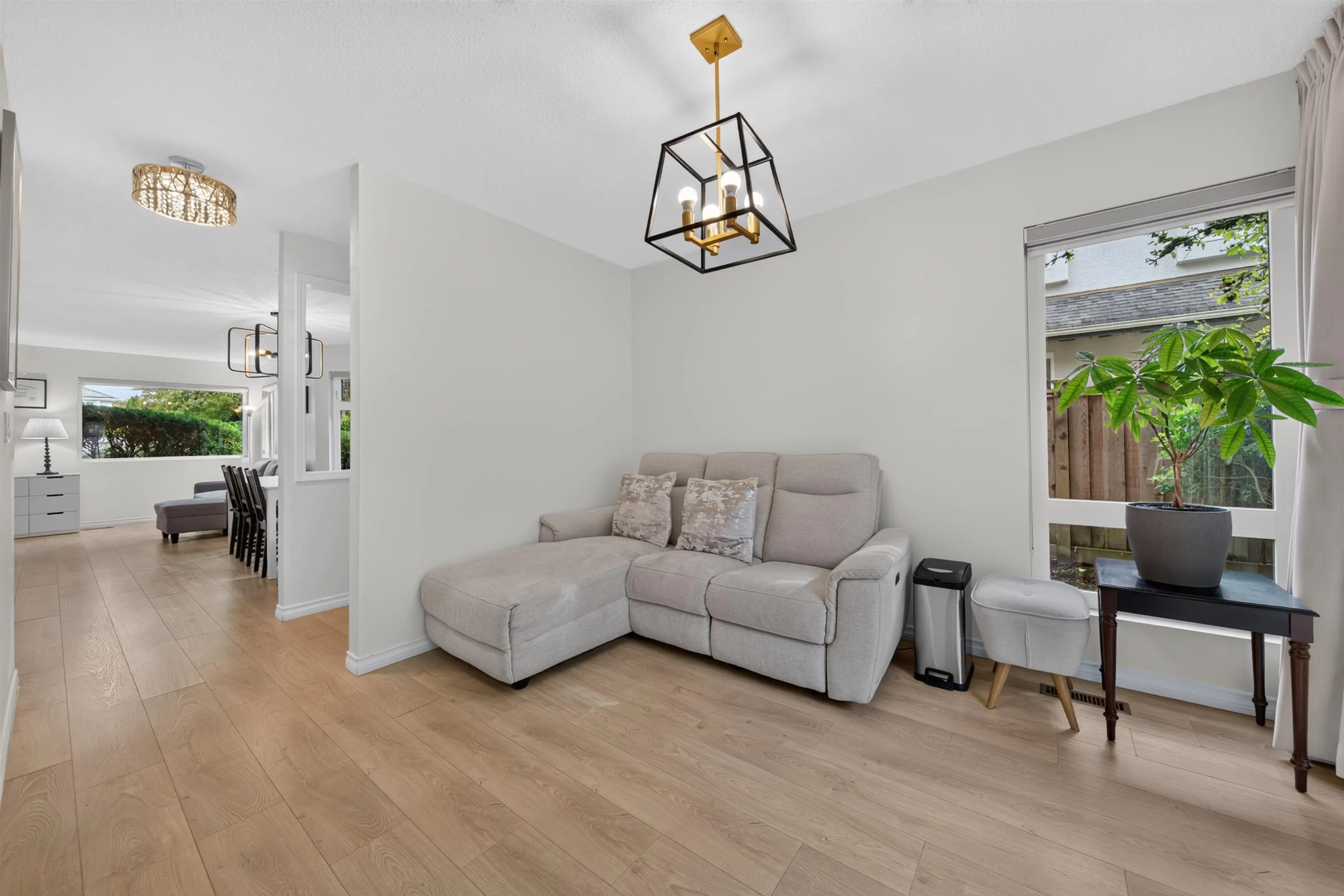 5111 Maple Road #6