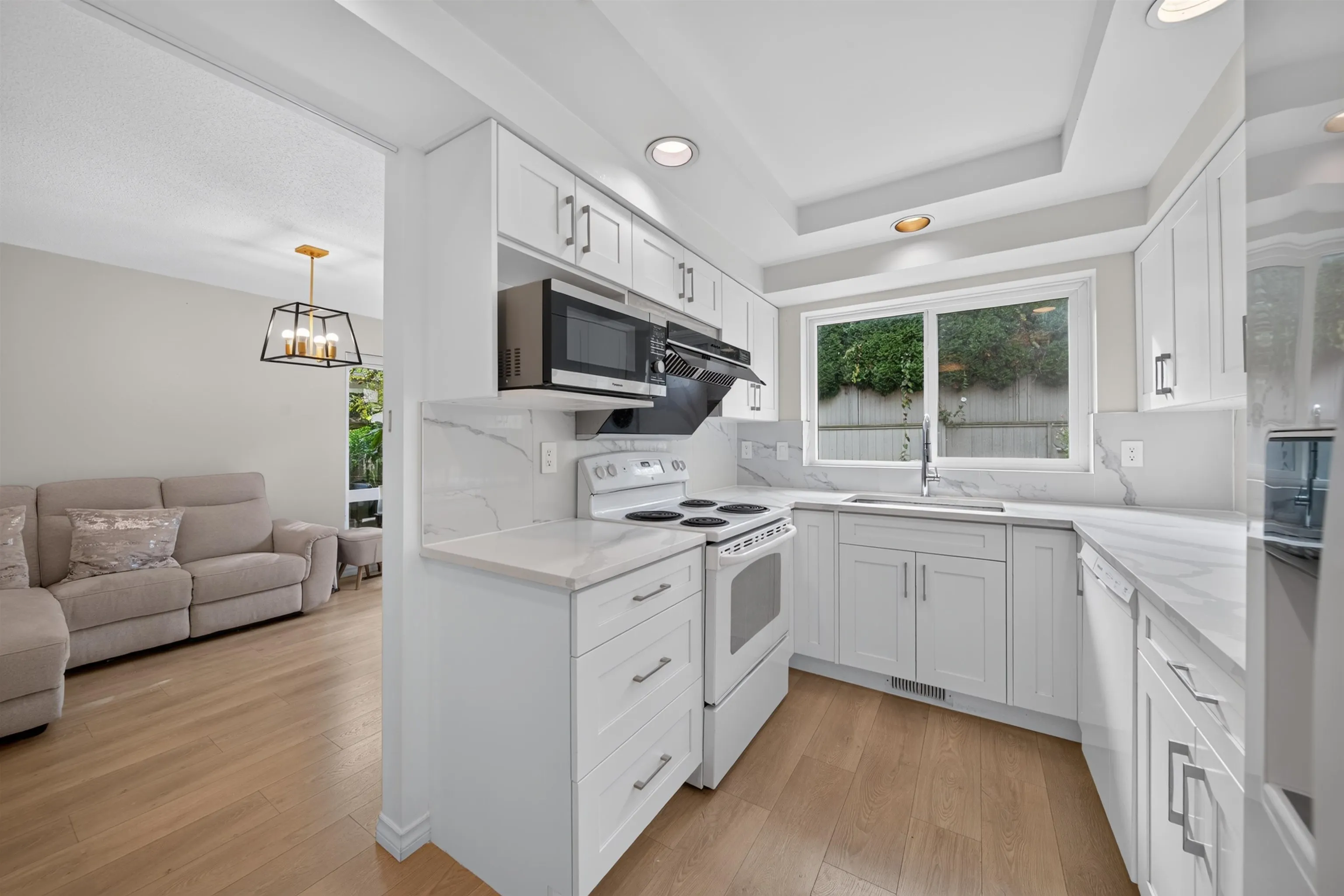5111 Maple Road #6