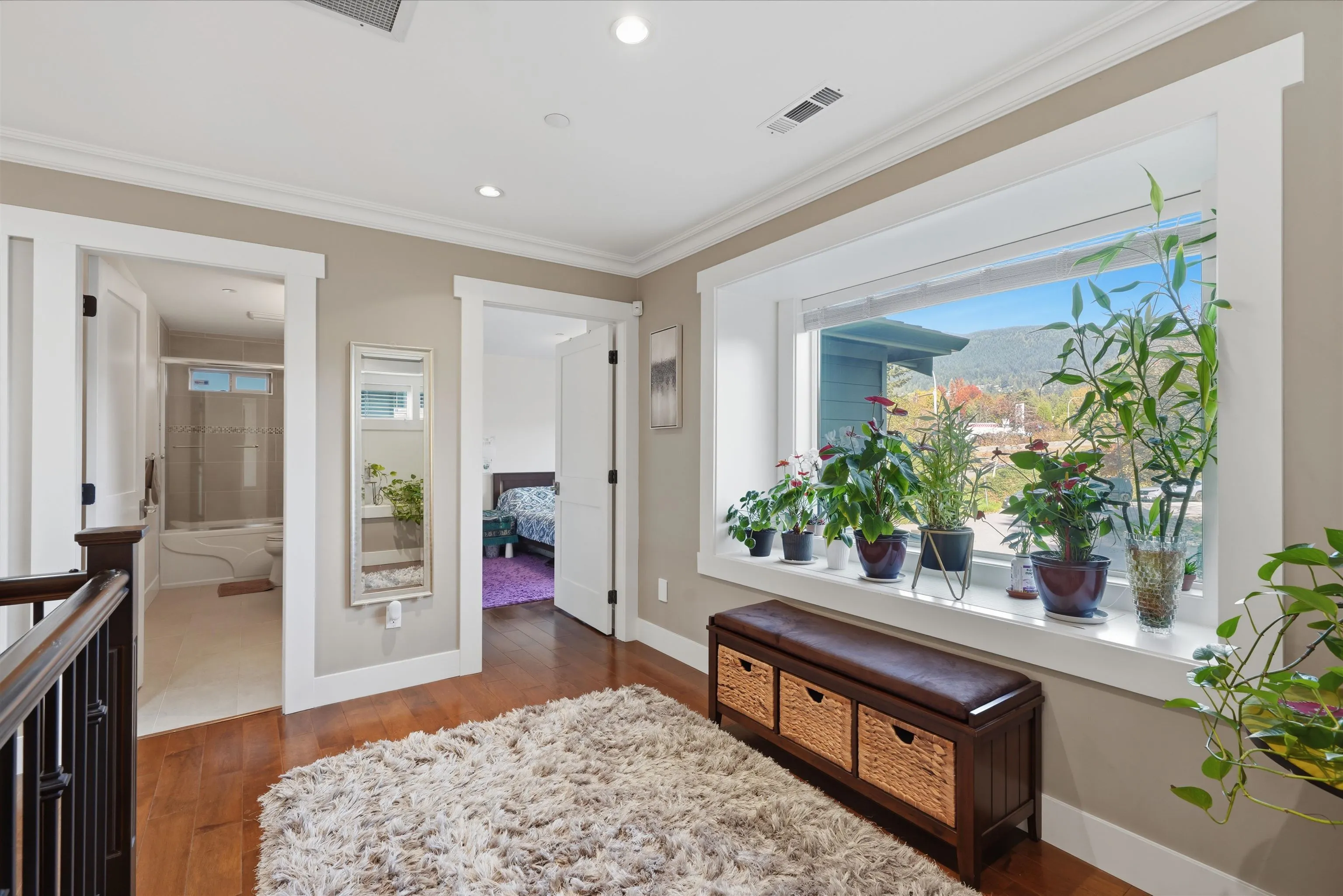 631 W 24th Close