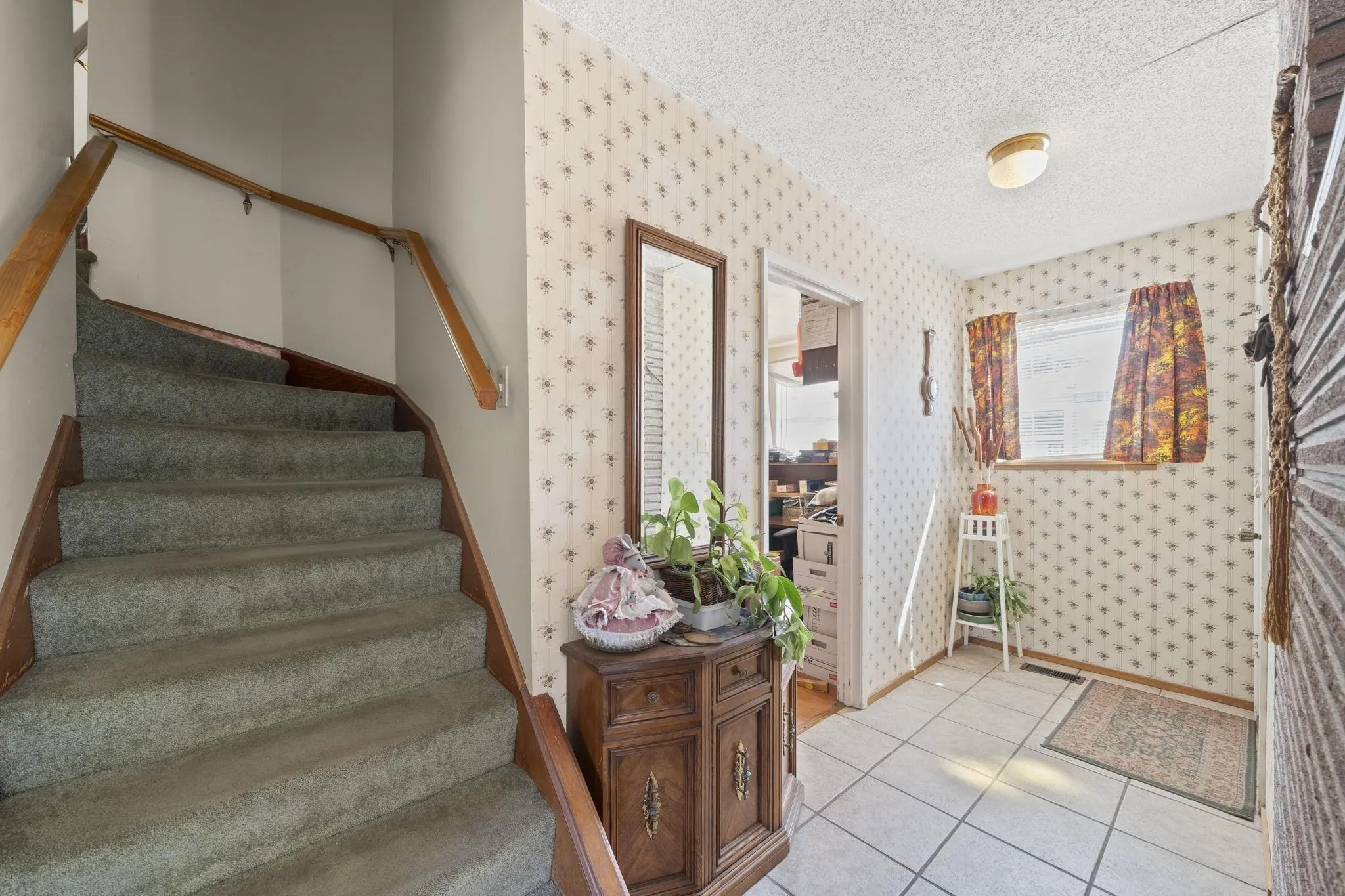 6731 Camsell Crescent