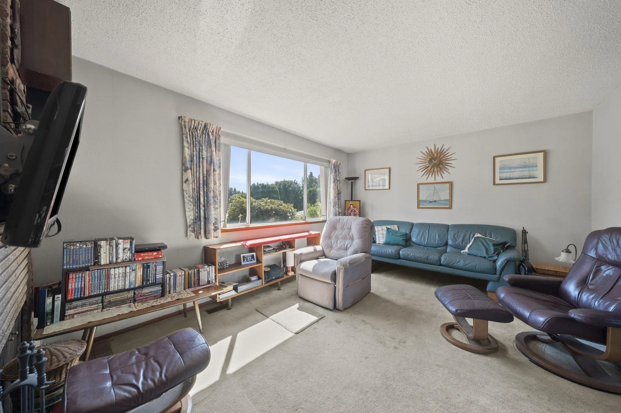 6731 Camsell Crescent