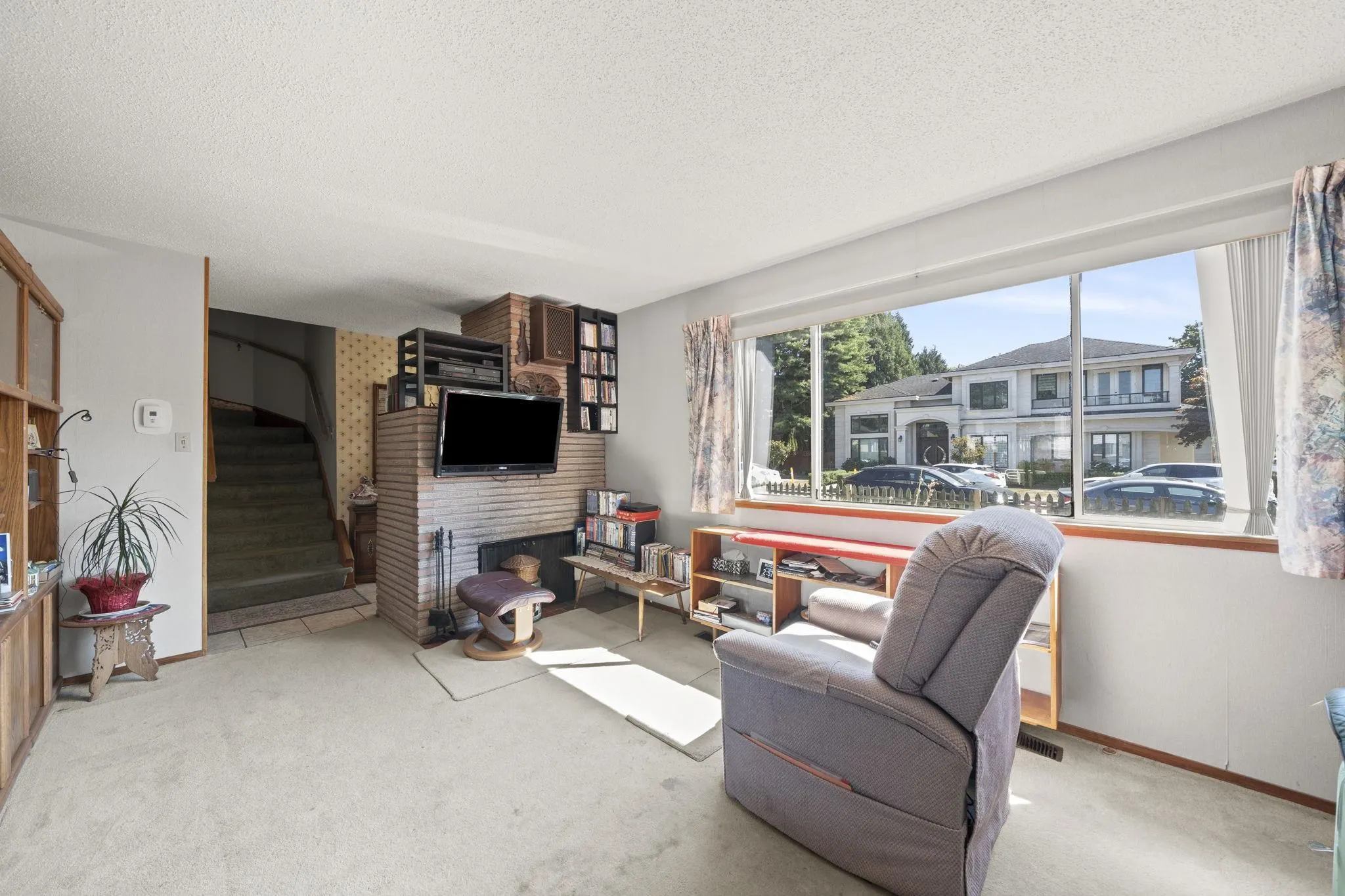 6731 Camsell Crescent