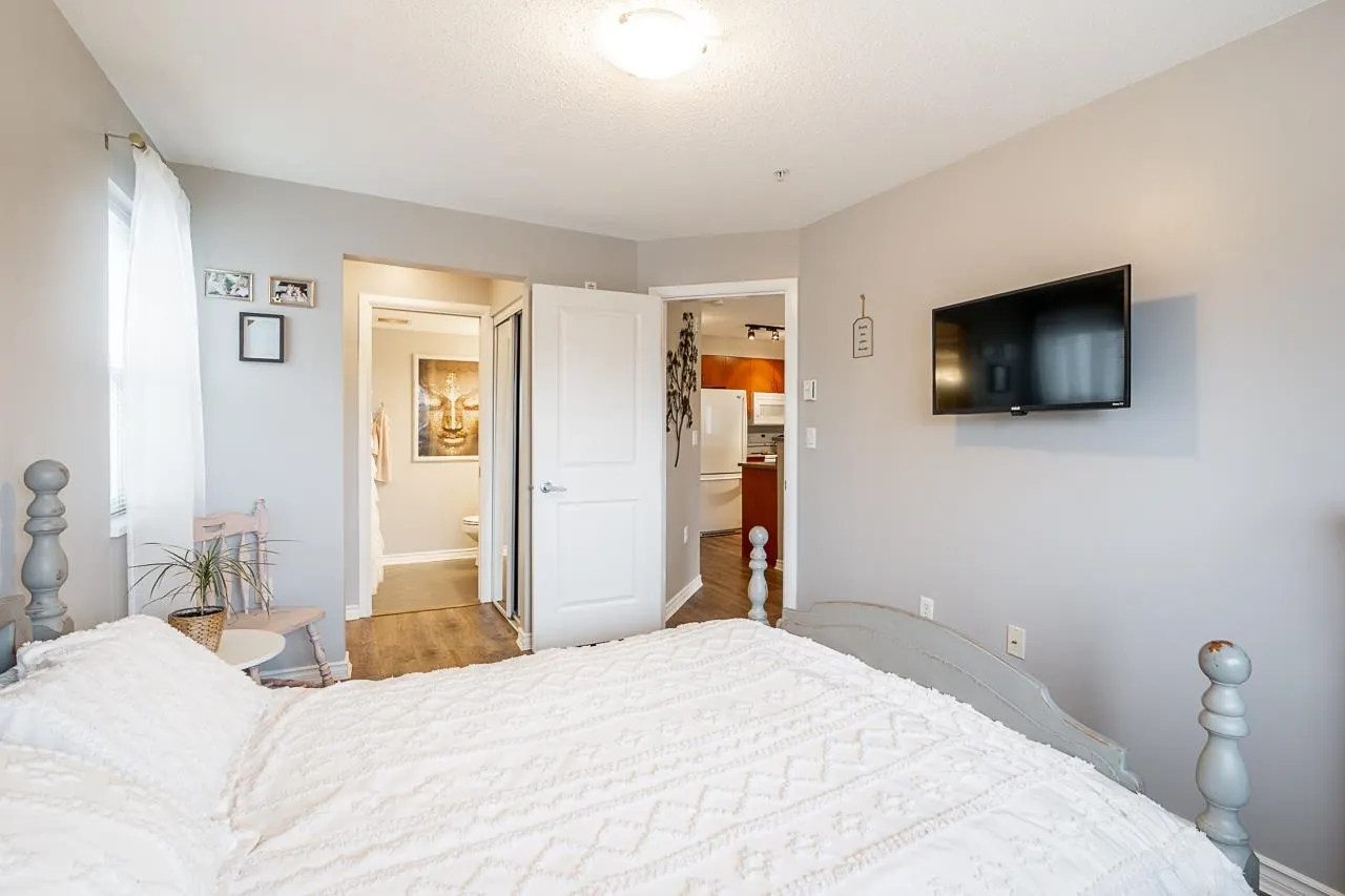 5465 203 Street #313