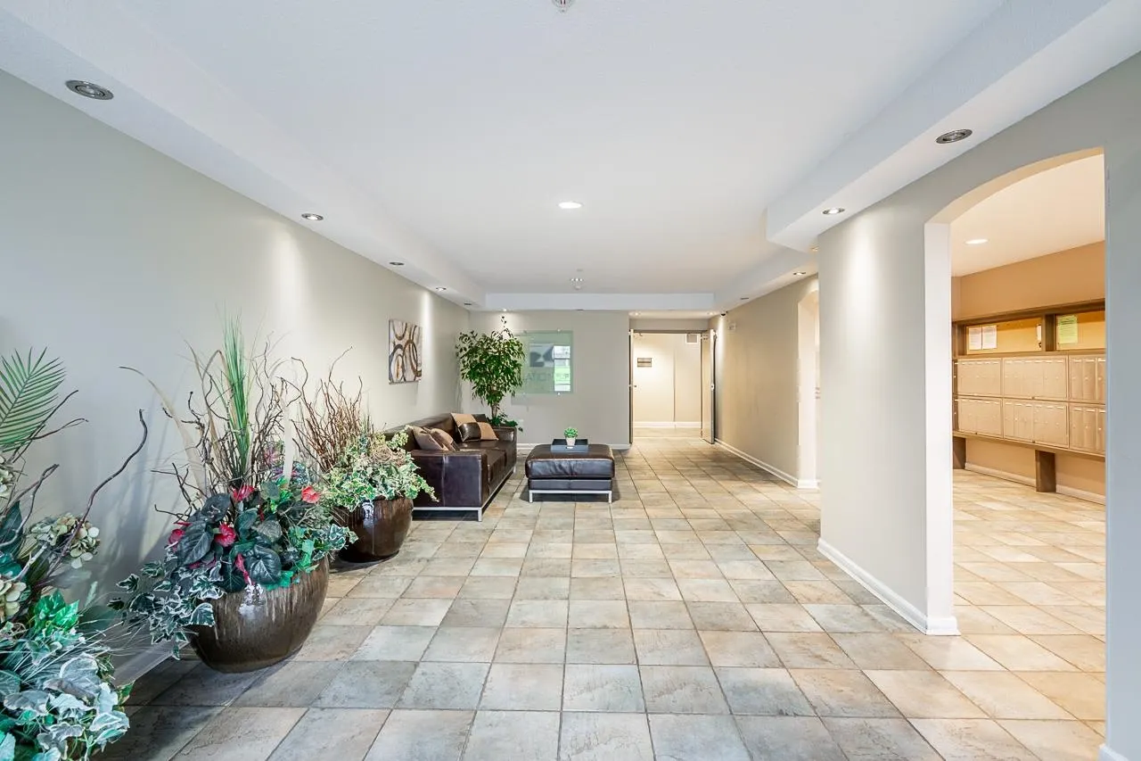 5465 203 Street #313