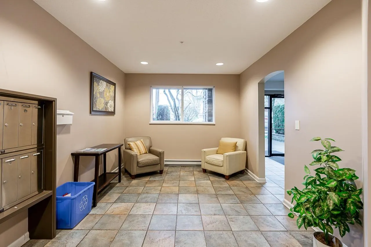 5465 203 Street #313