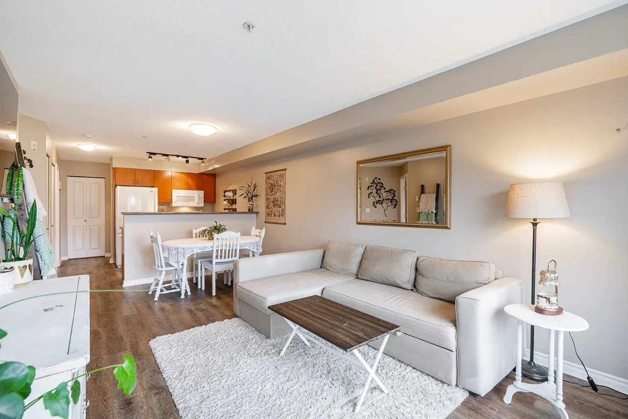 5465 203 Street #313