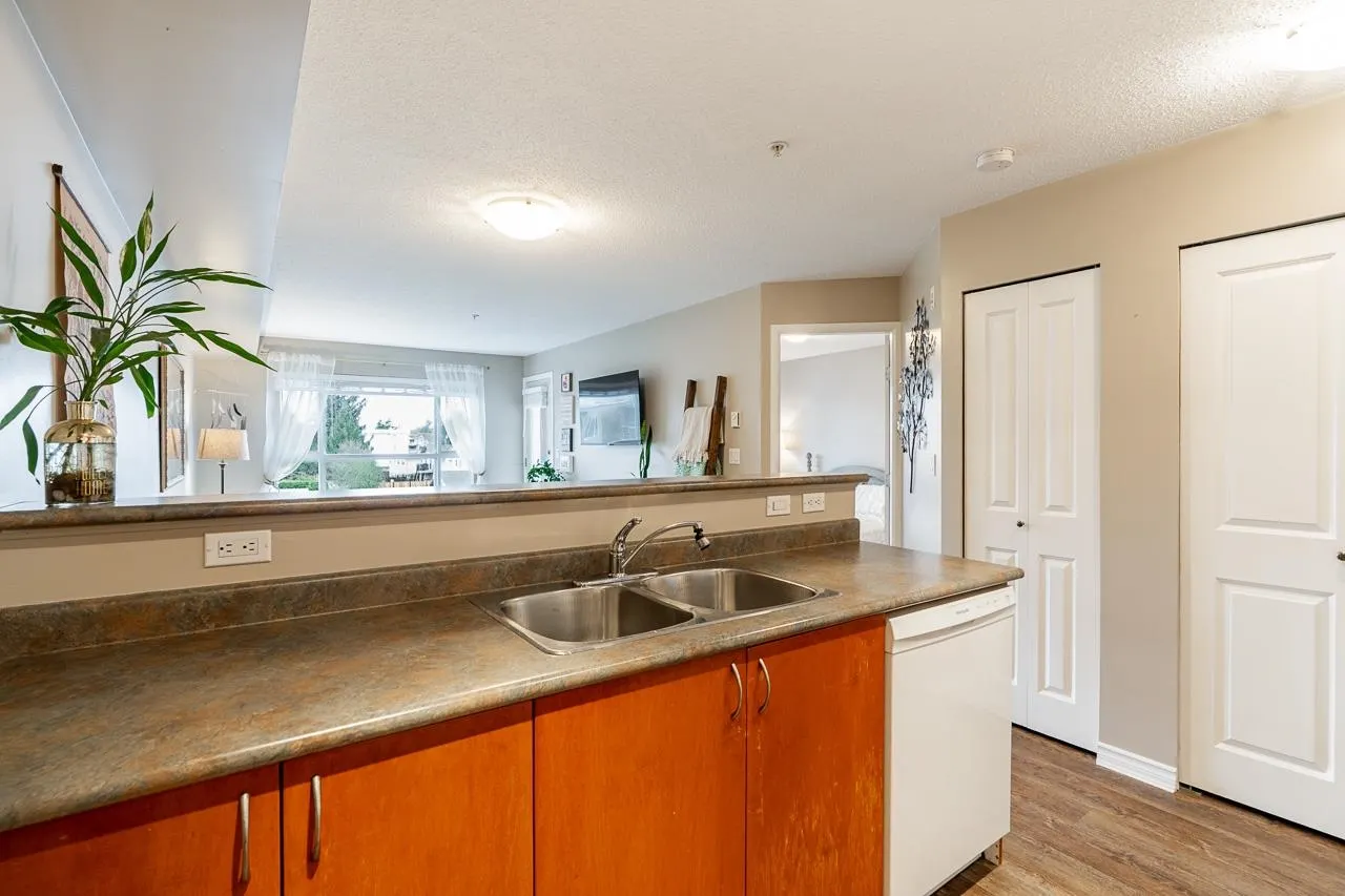 5465 203 Street #313