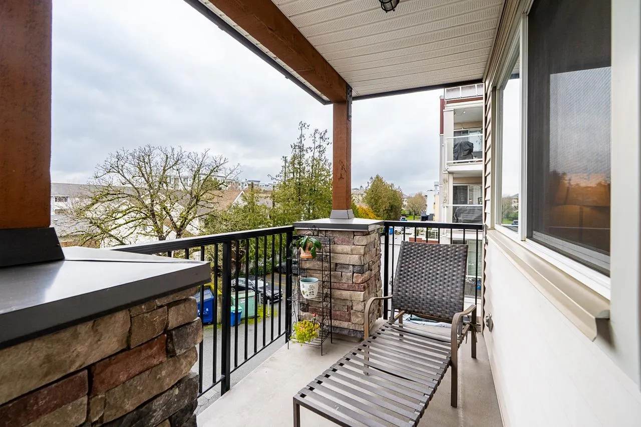 5465 203 Street #313