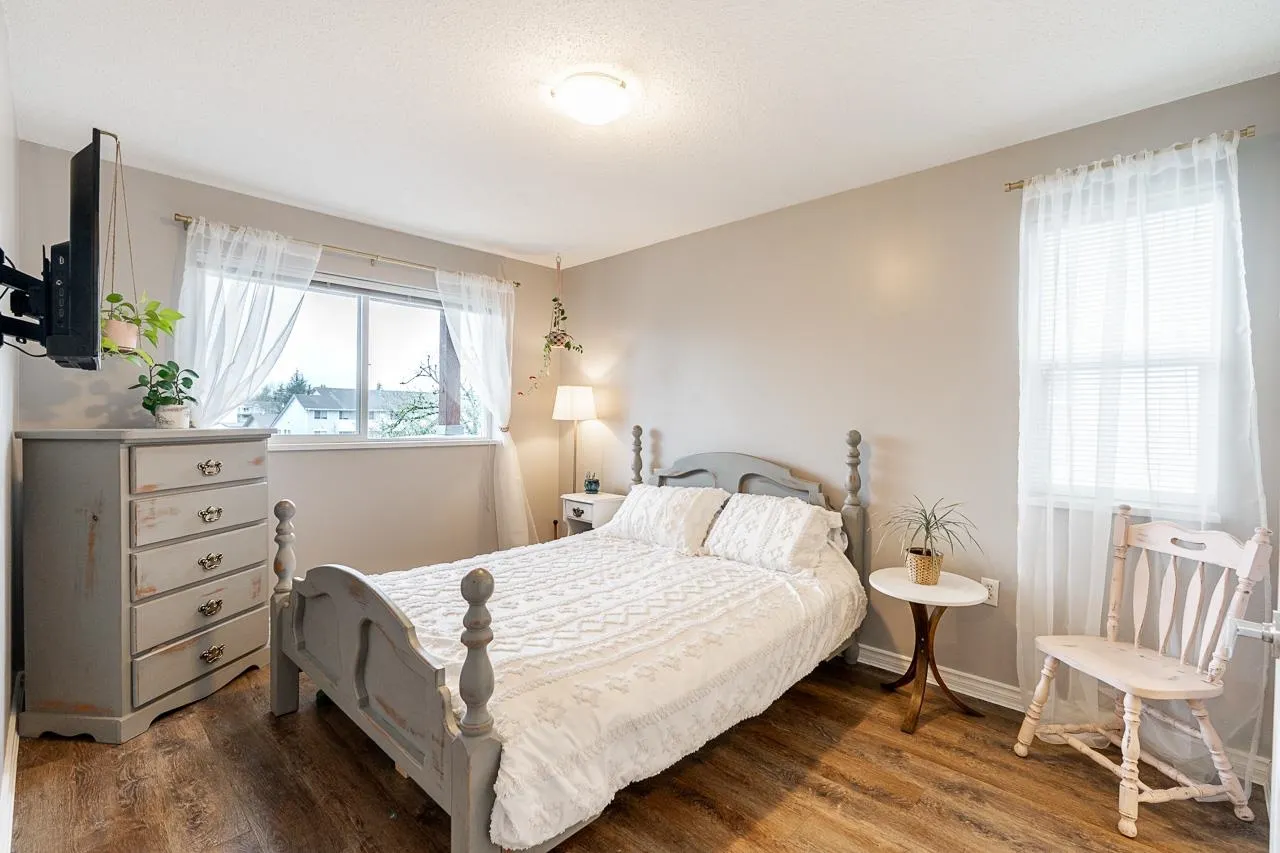 5465 203 Street #313