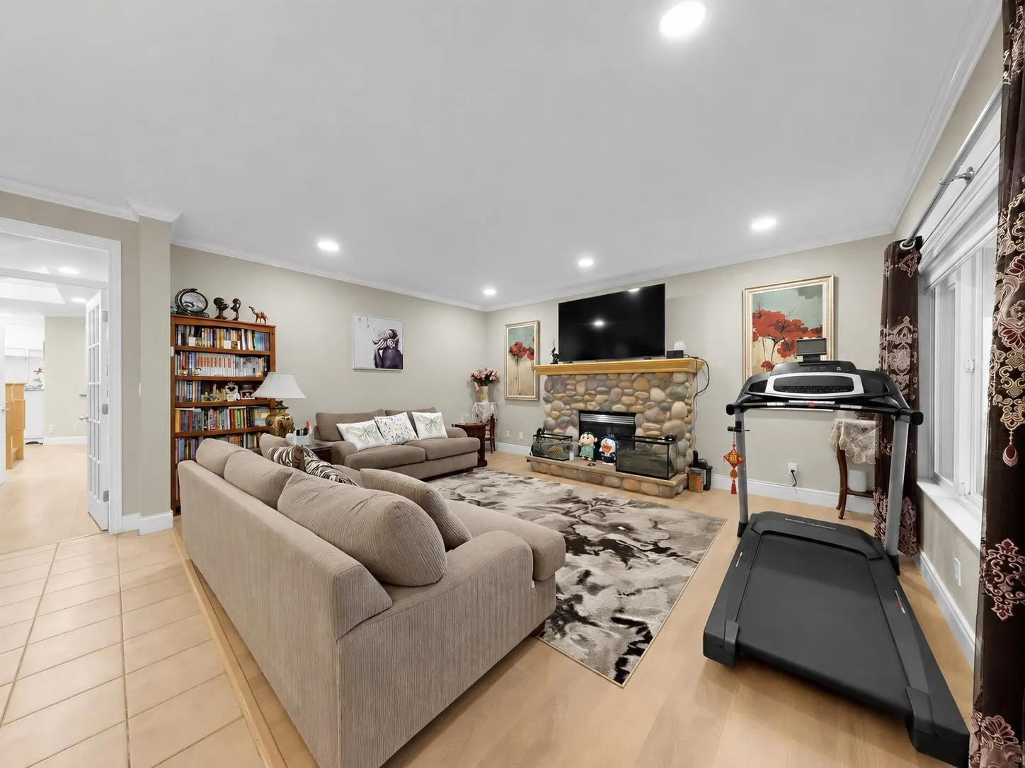 7371 Lindsay Road