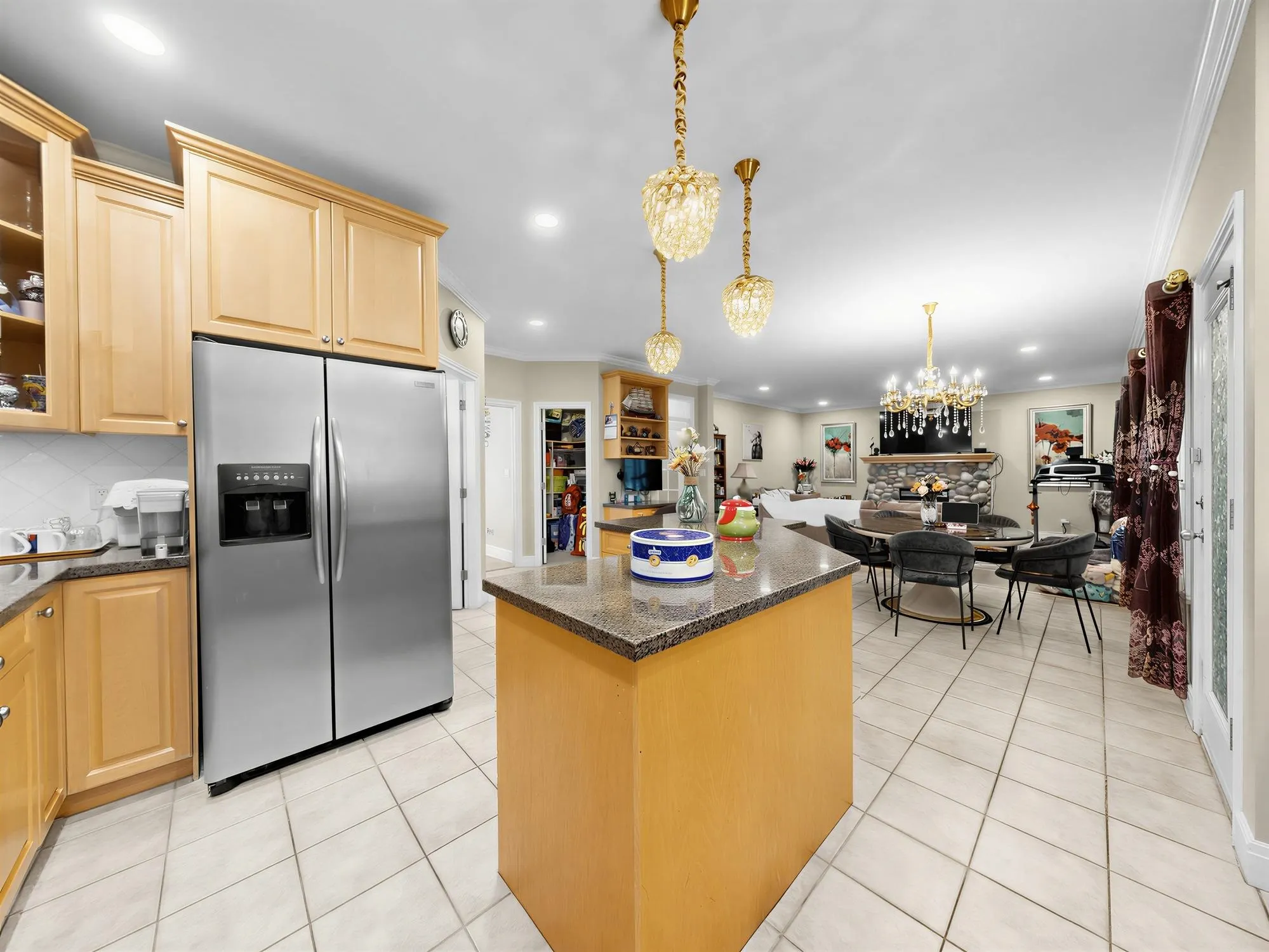 7371 Lindsay Road