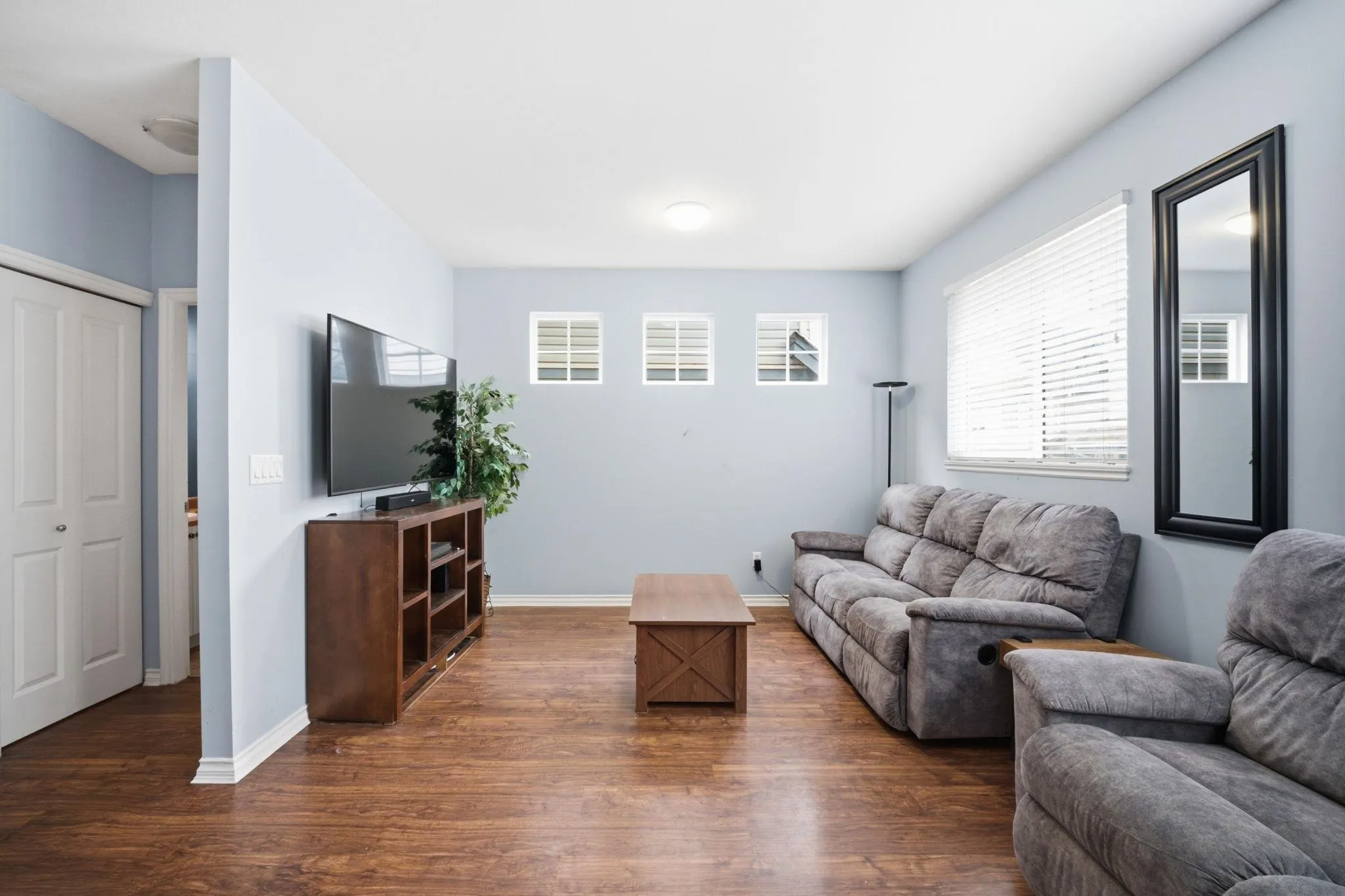 20582 67 Avenue #5