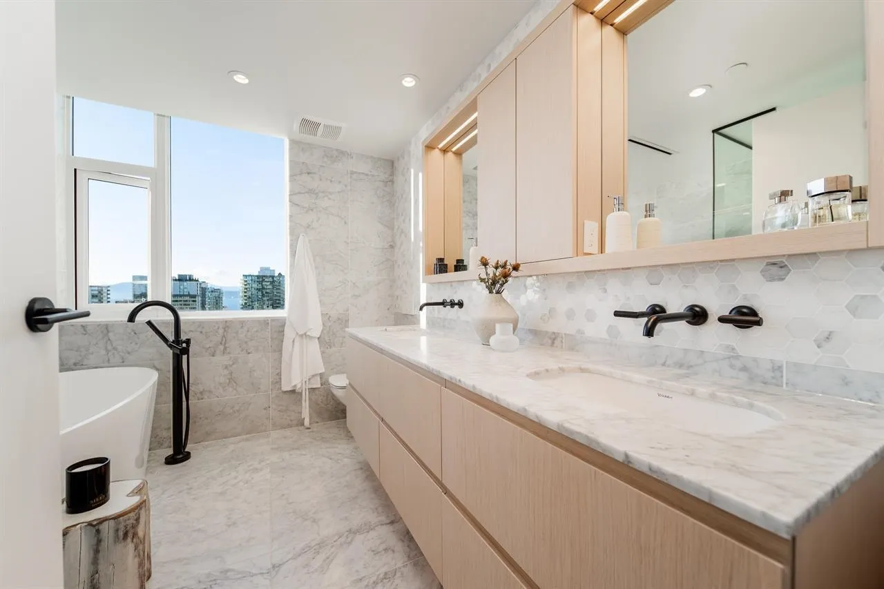 1180 Broughton Street #1202