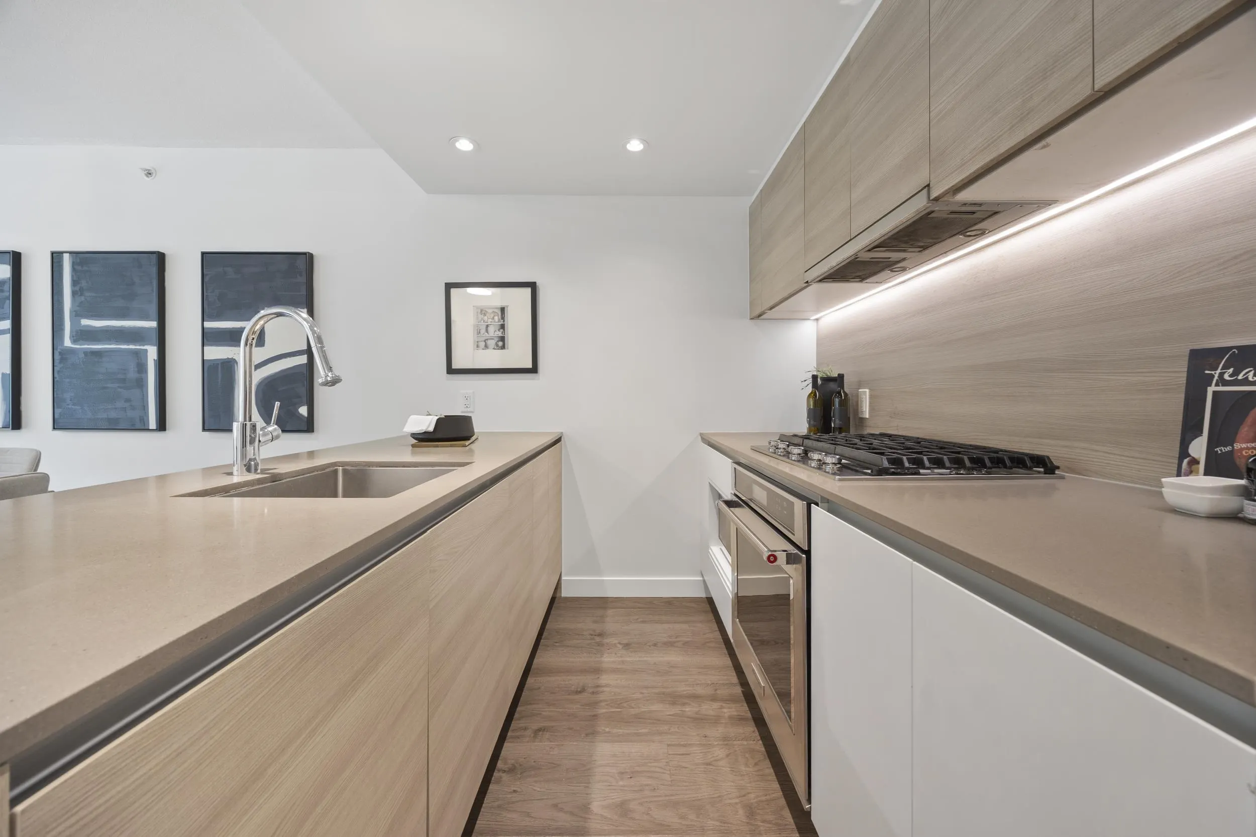 988 Quayside Drive #TH2