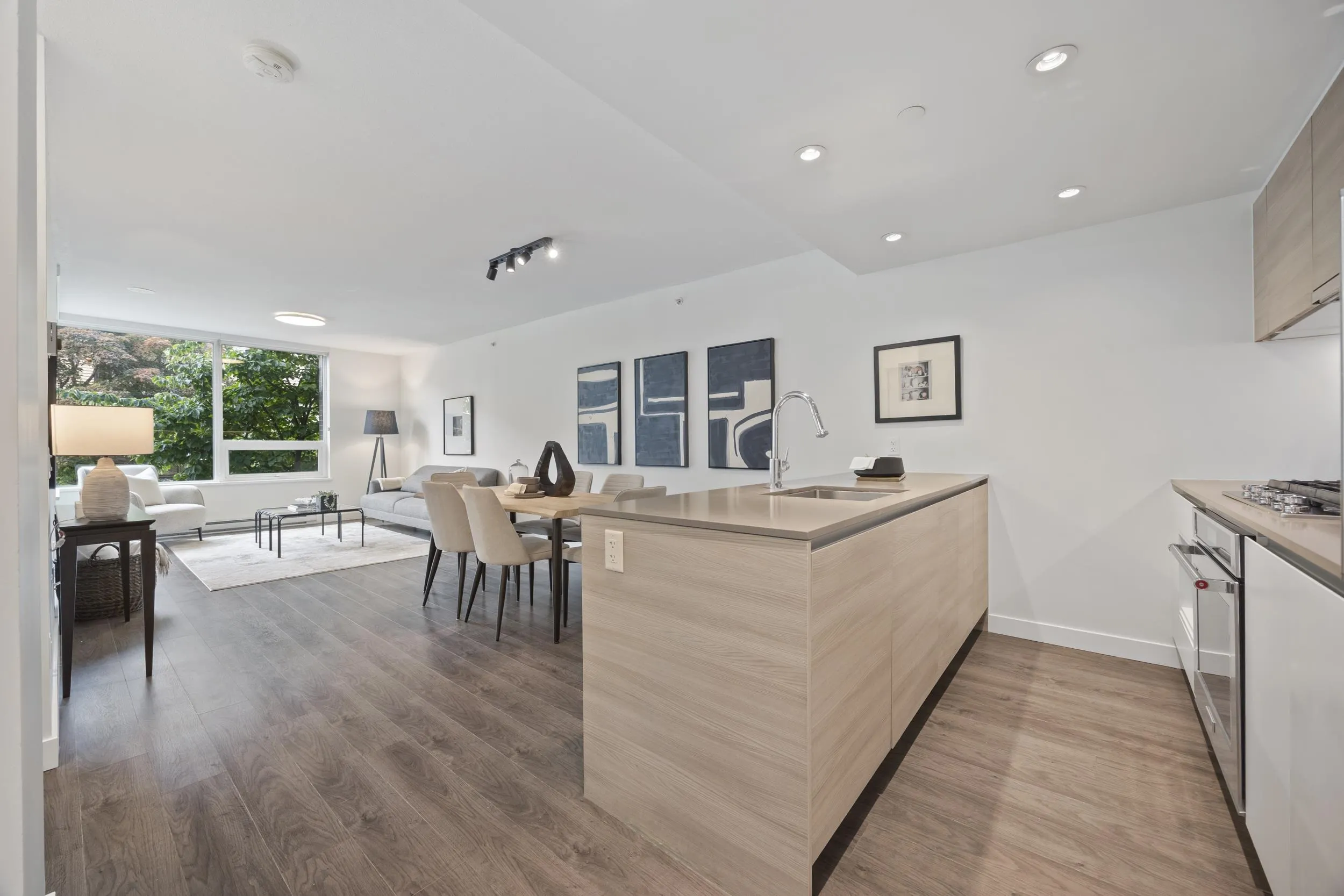 988 Quayside Drive #TH2