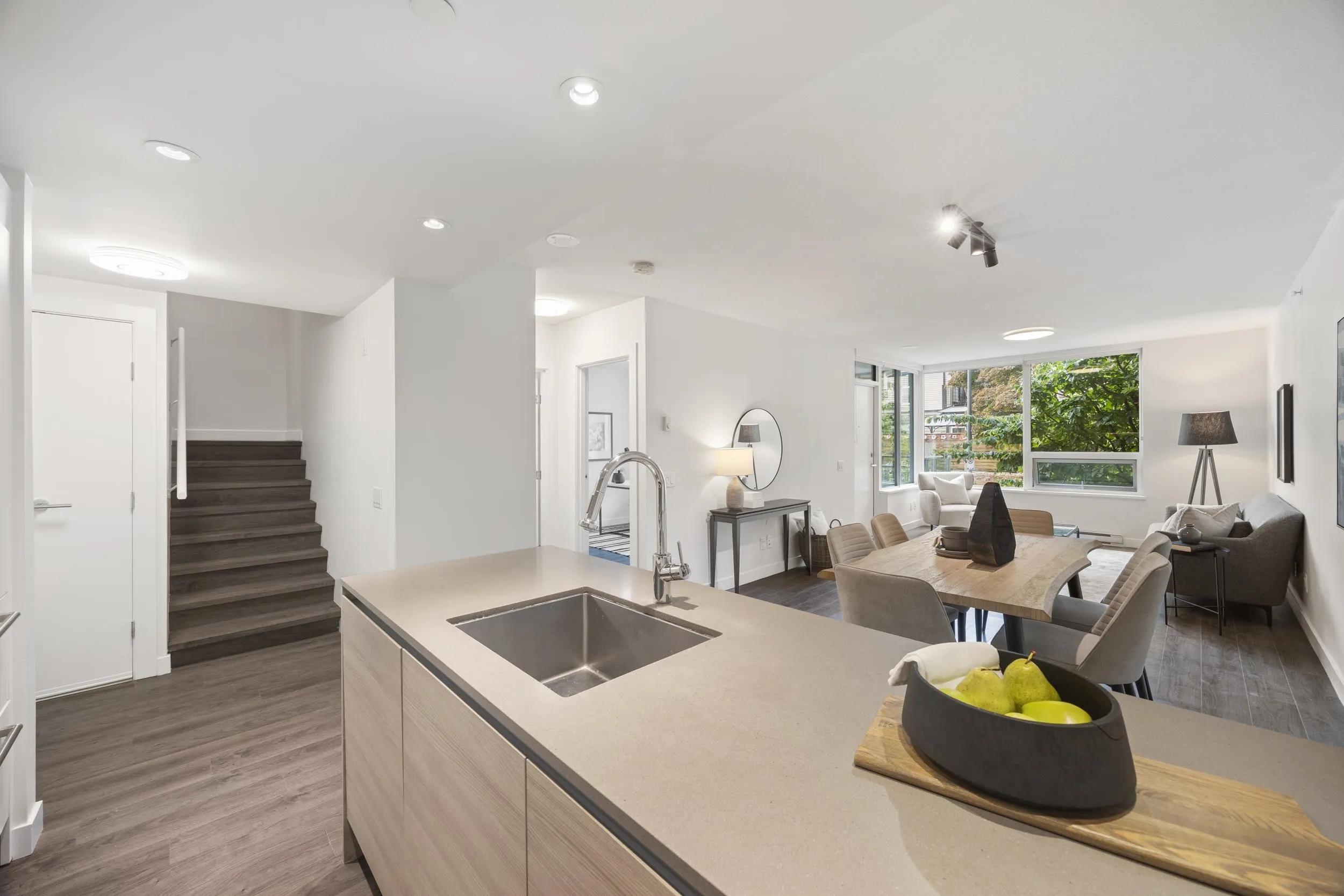 988 Quayside Drive #TH2