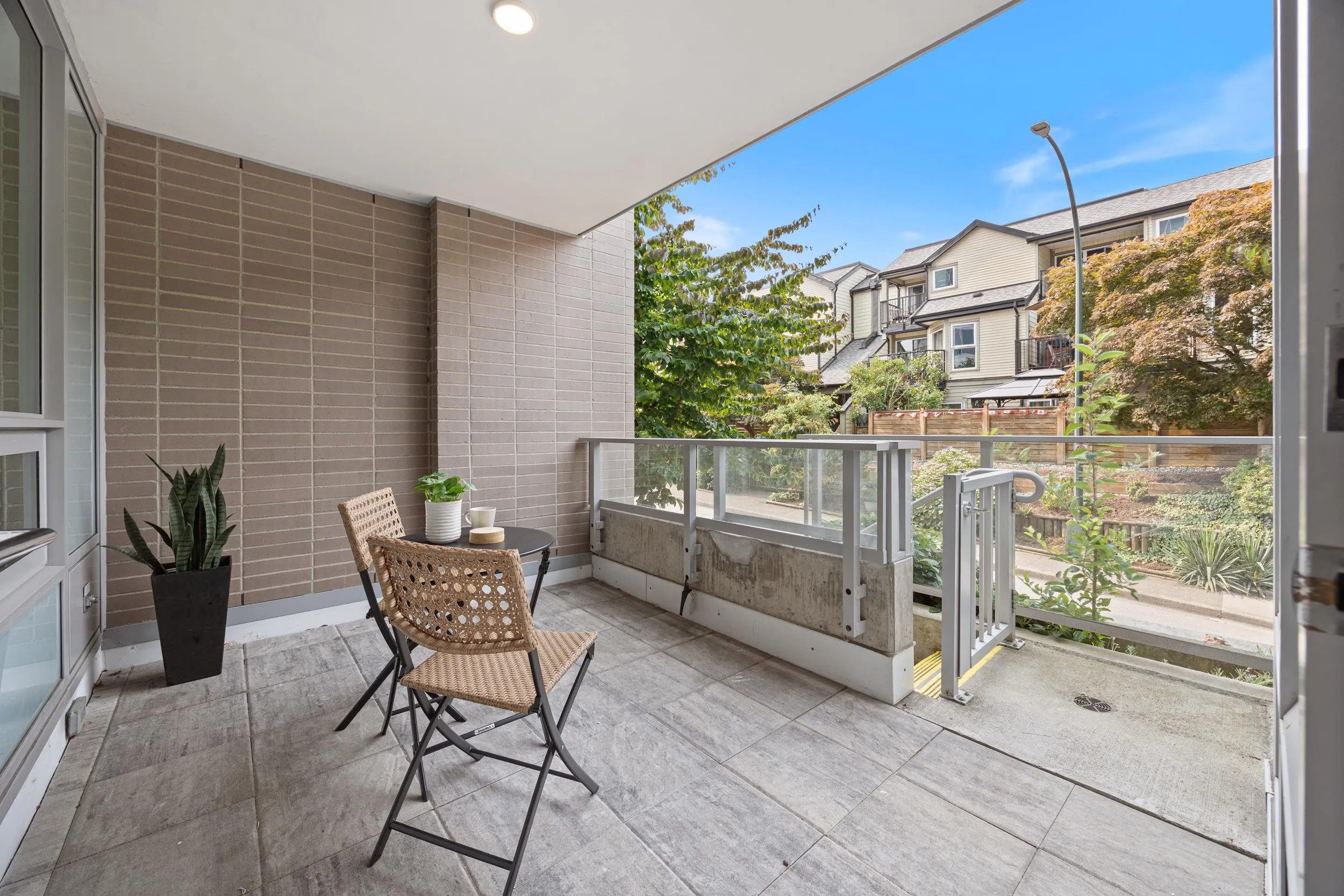 988 Quayside Drive #TH2