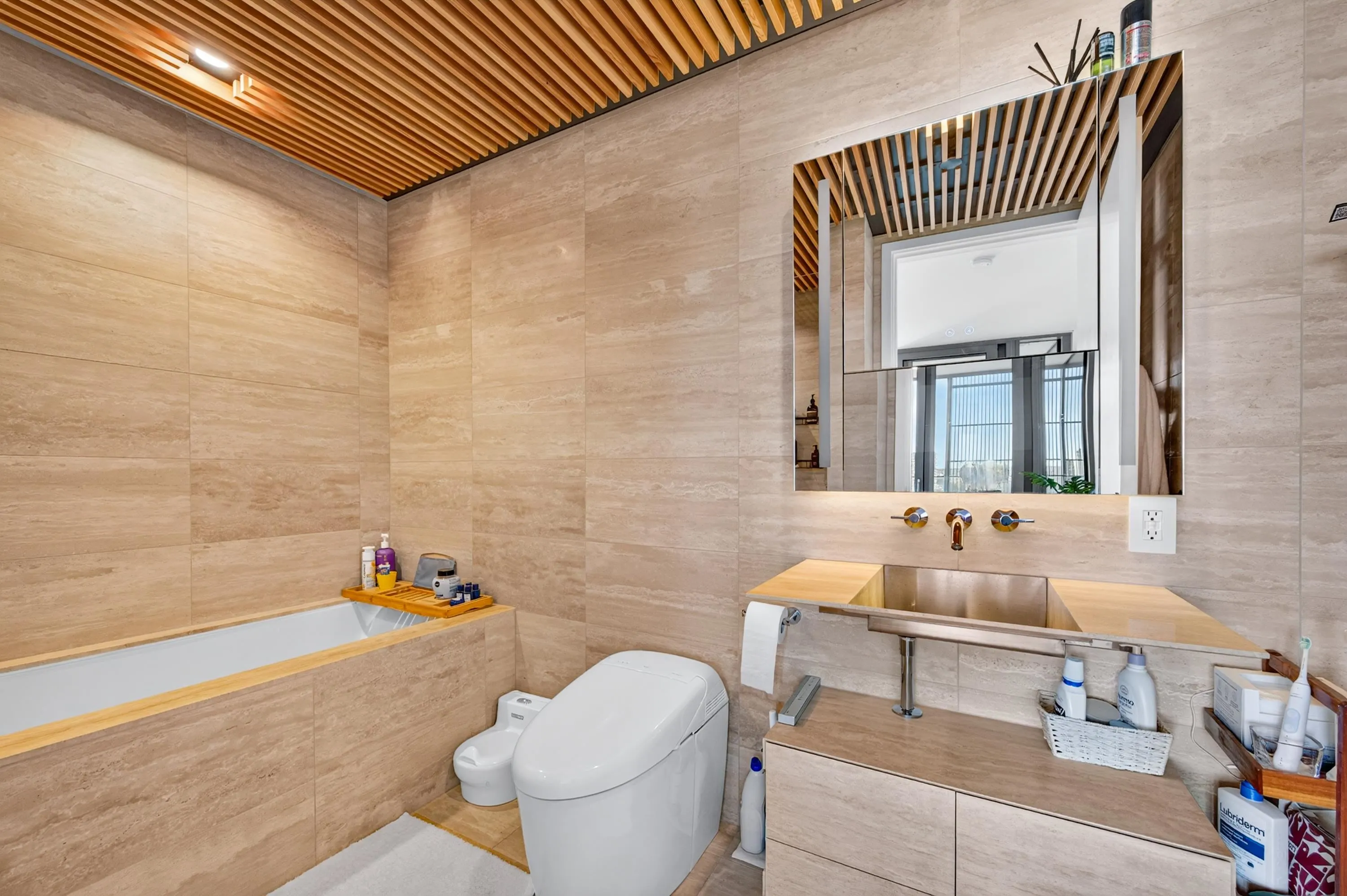 1568 Alberni Street #1605