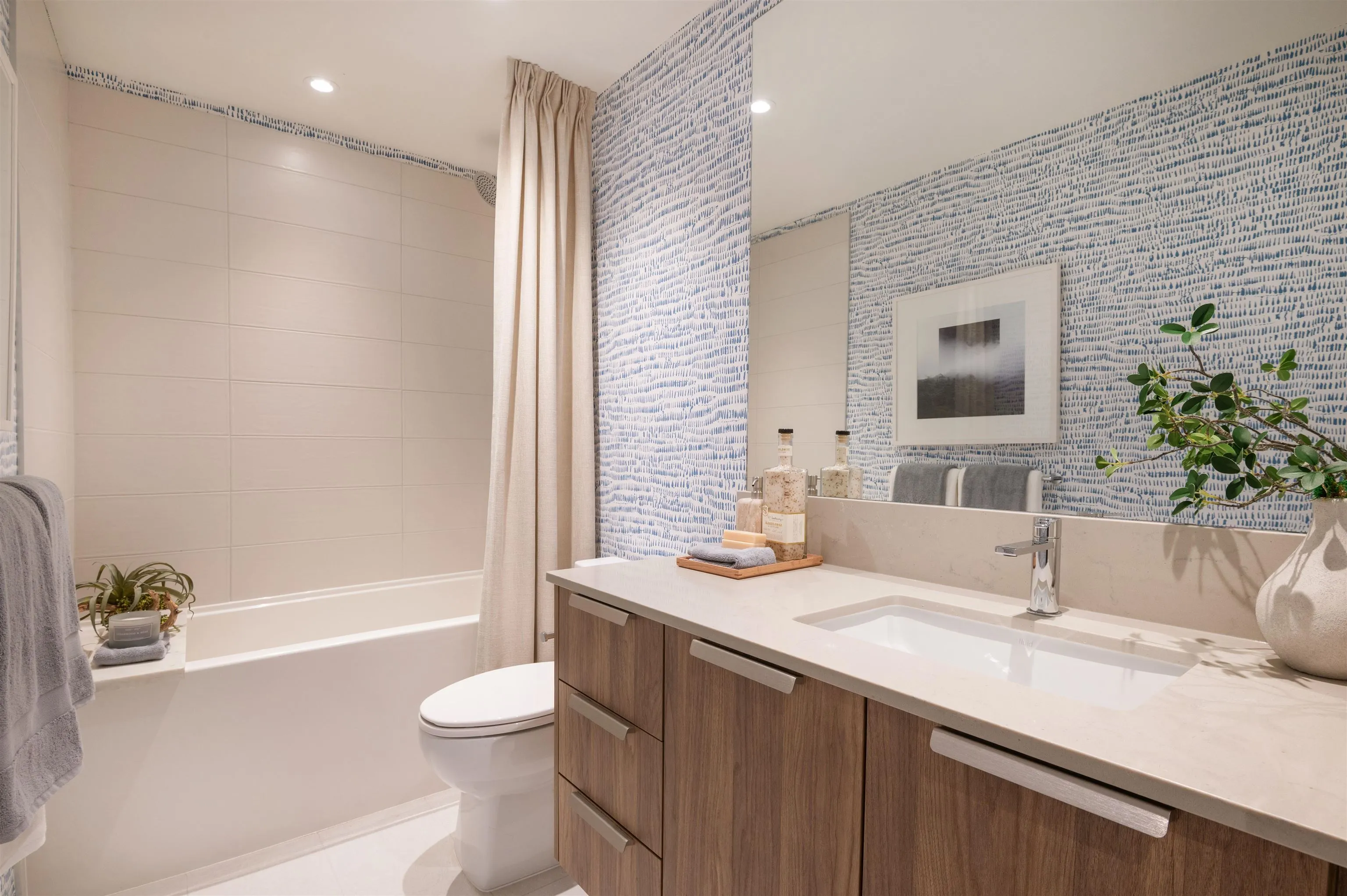 2178 Prairie Avenue #405