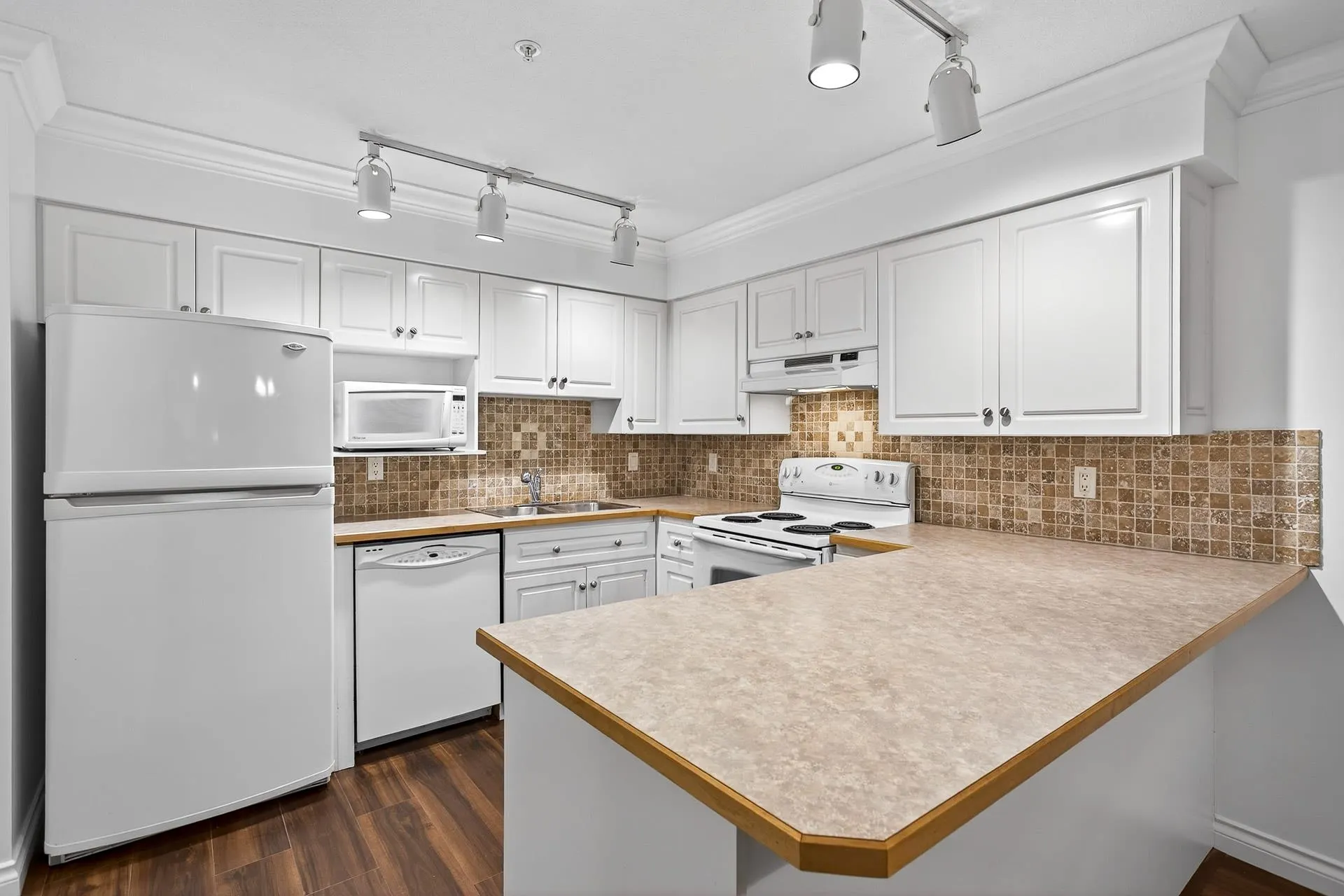 1215 Pacific Street #107