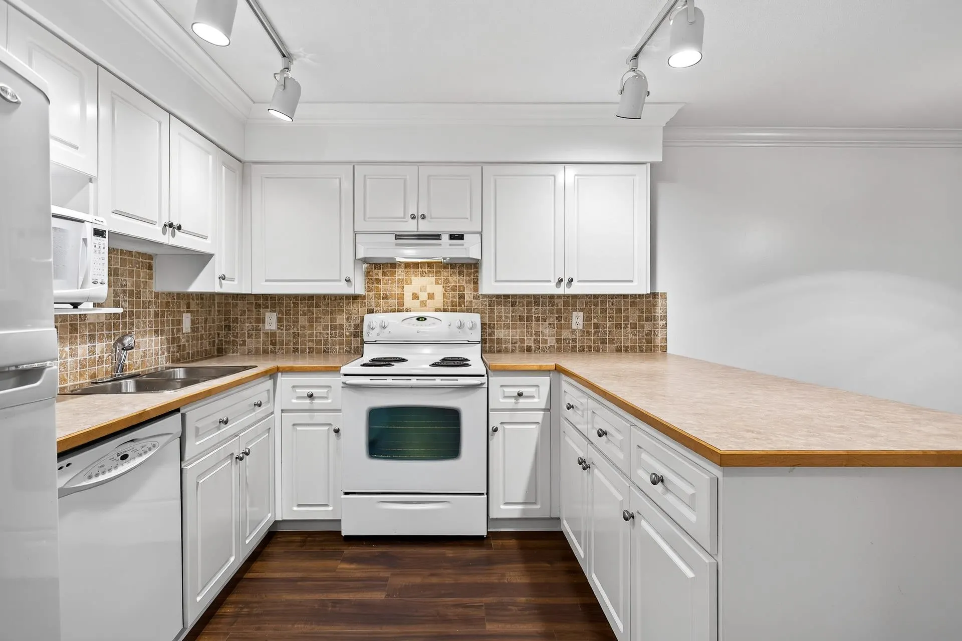 1215 Pacific Street #107