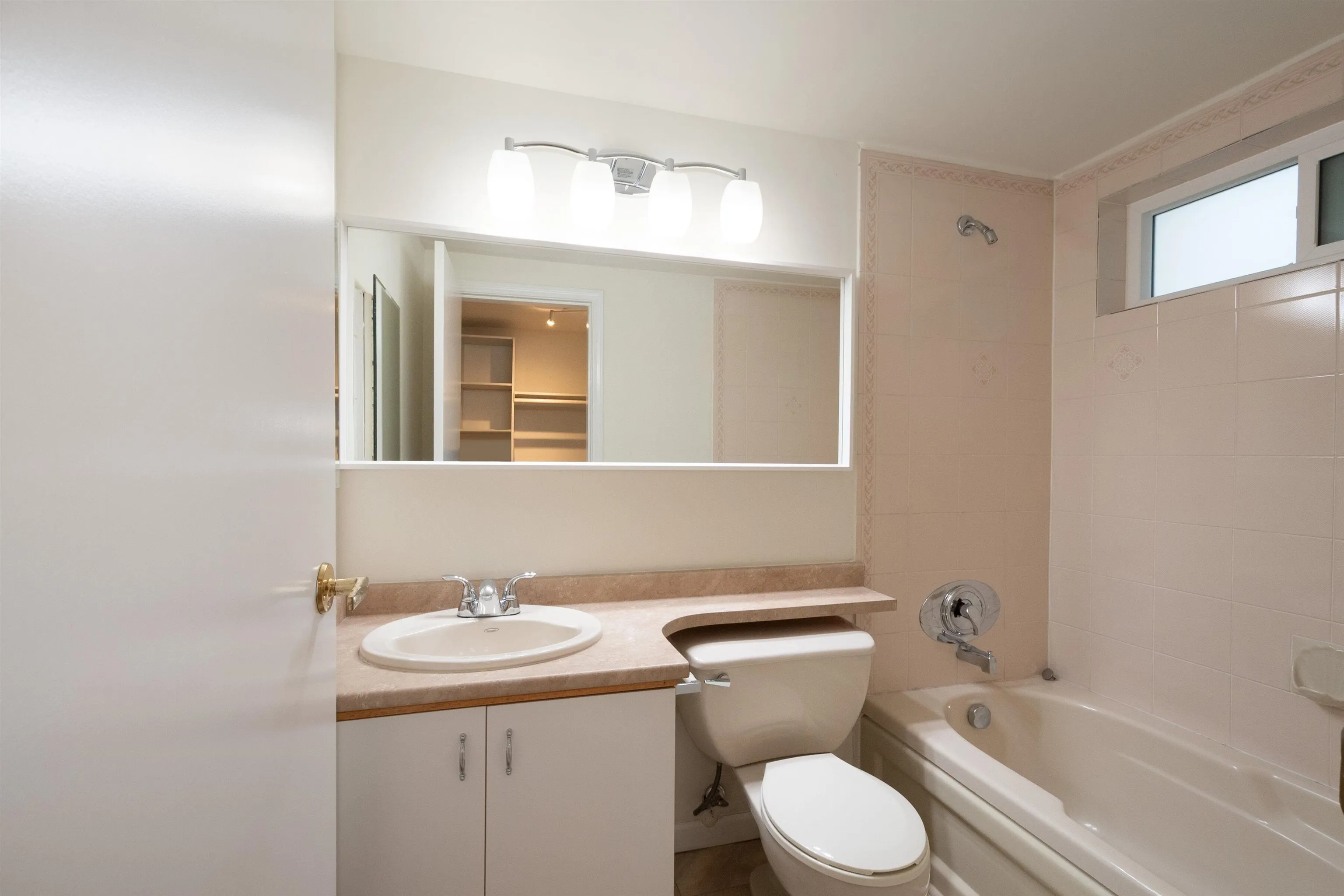 7600 Francis Road #203
