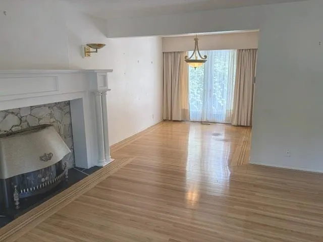 1074 Bayview Drive