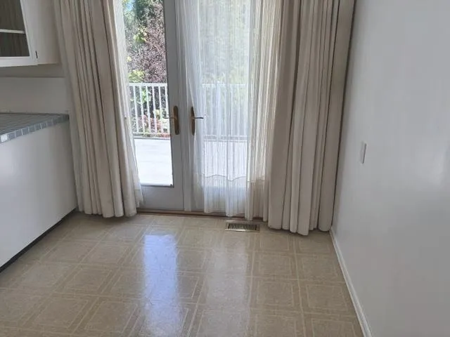 1074 Bayview Drive