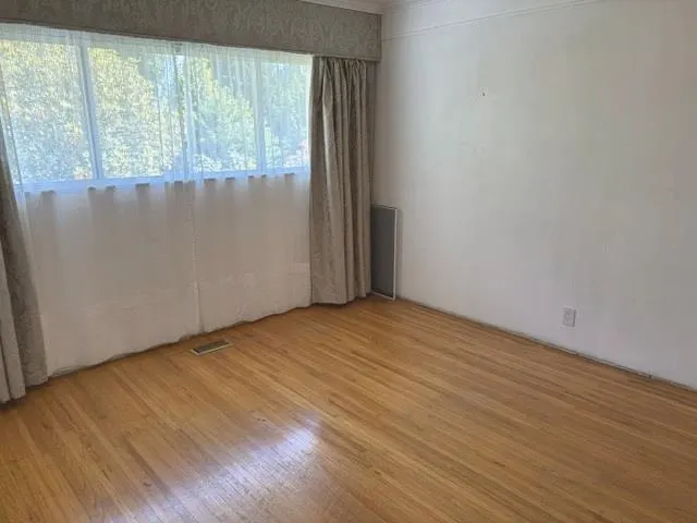 1074 Bayview Drive