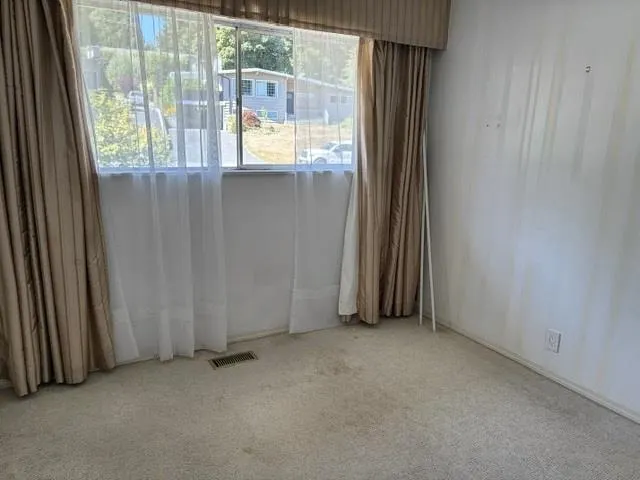 1074 Bayview Drive