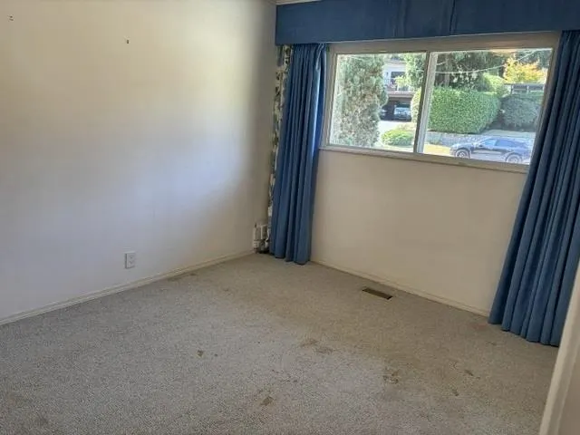1074 Bayview Drive