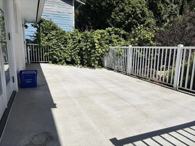 1074 Bayview Drive