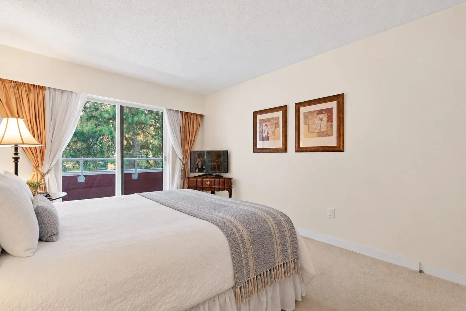 250 W 1st Street #206