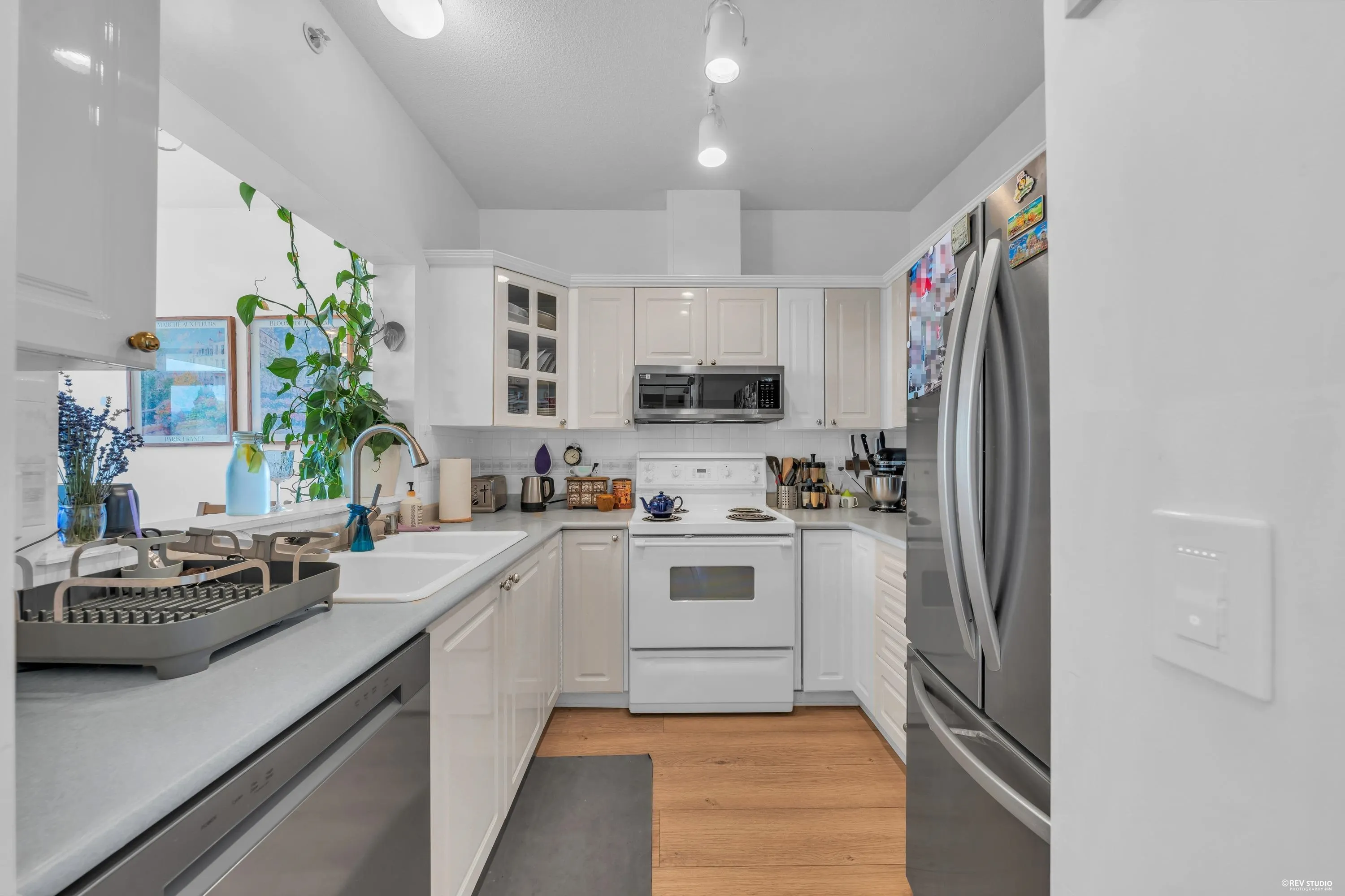 160 W Keith Road #802