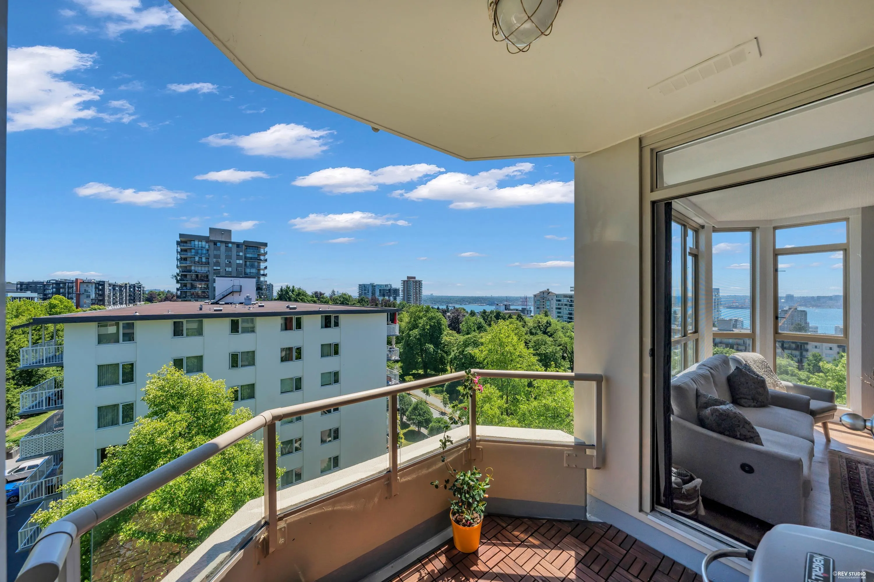 160 W Keith Road #802