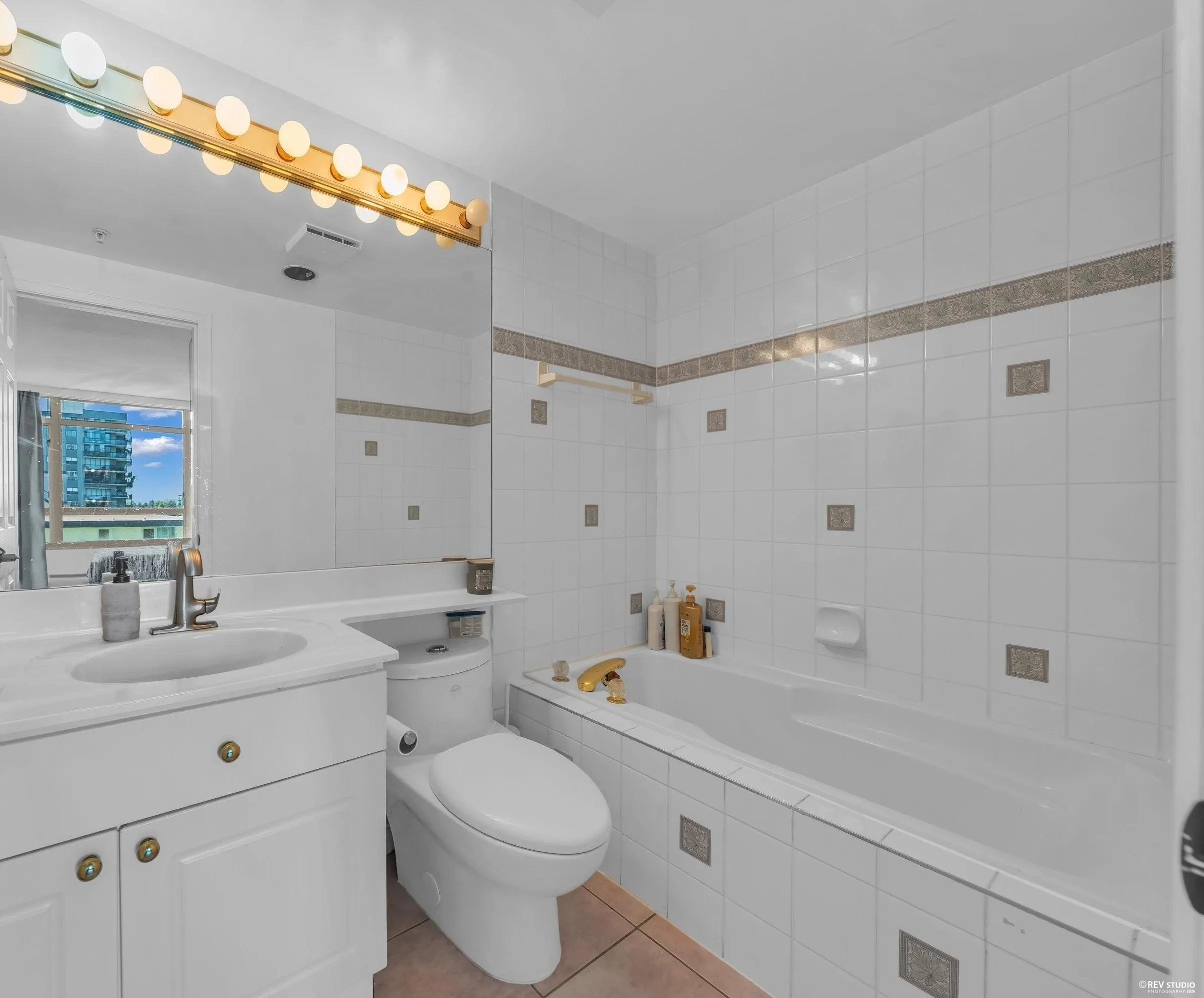 160 W Keith Road #802