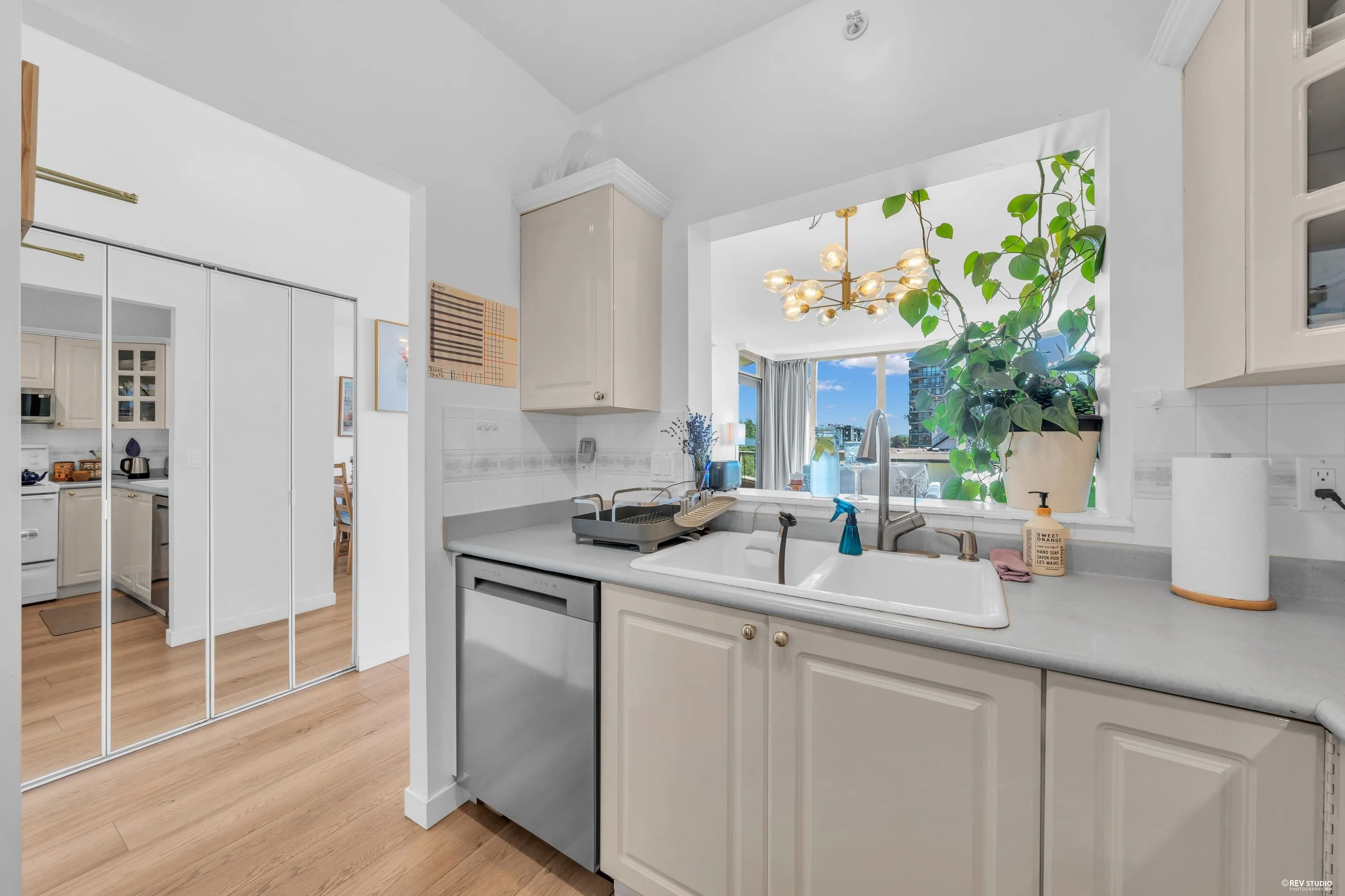 160 W Keith Road #802
