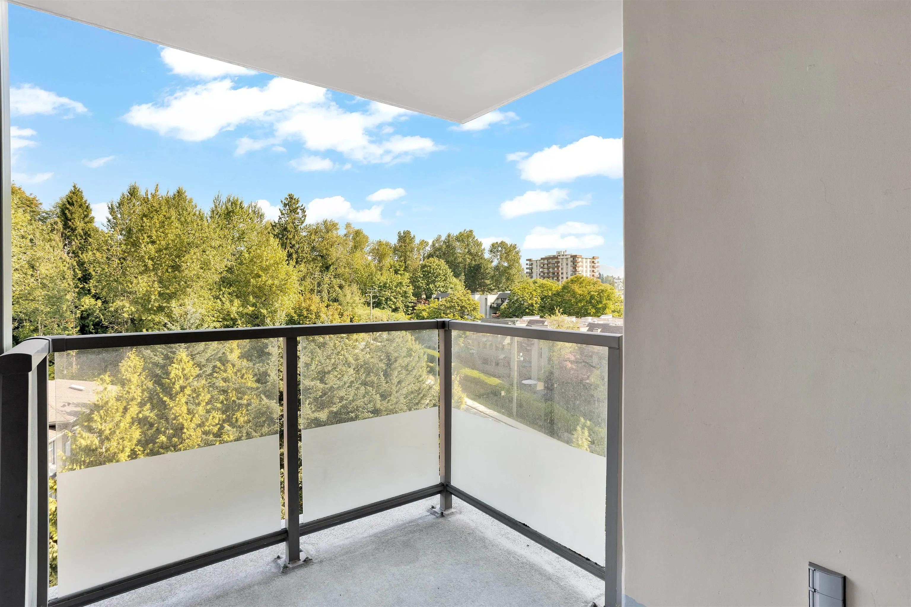 4888 Brentwood Drive #905