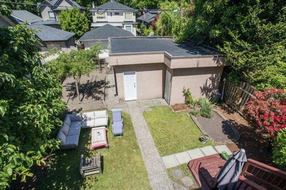 2945 W 12th Avenue