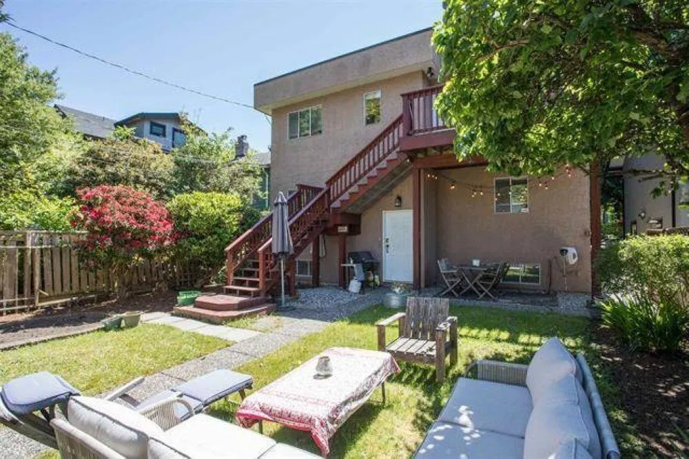 2945 W 12th Avenue