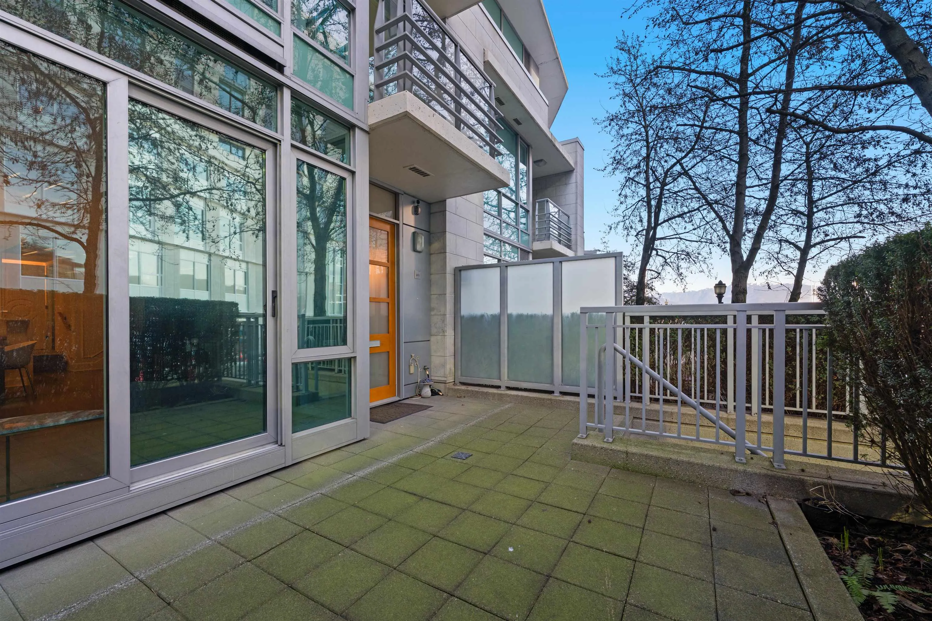 493 Broughton Street