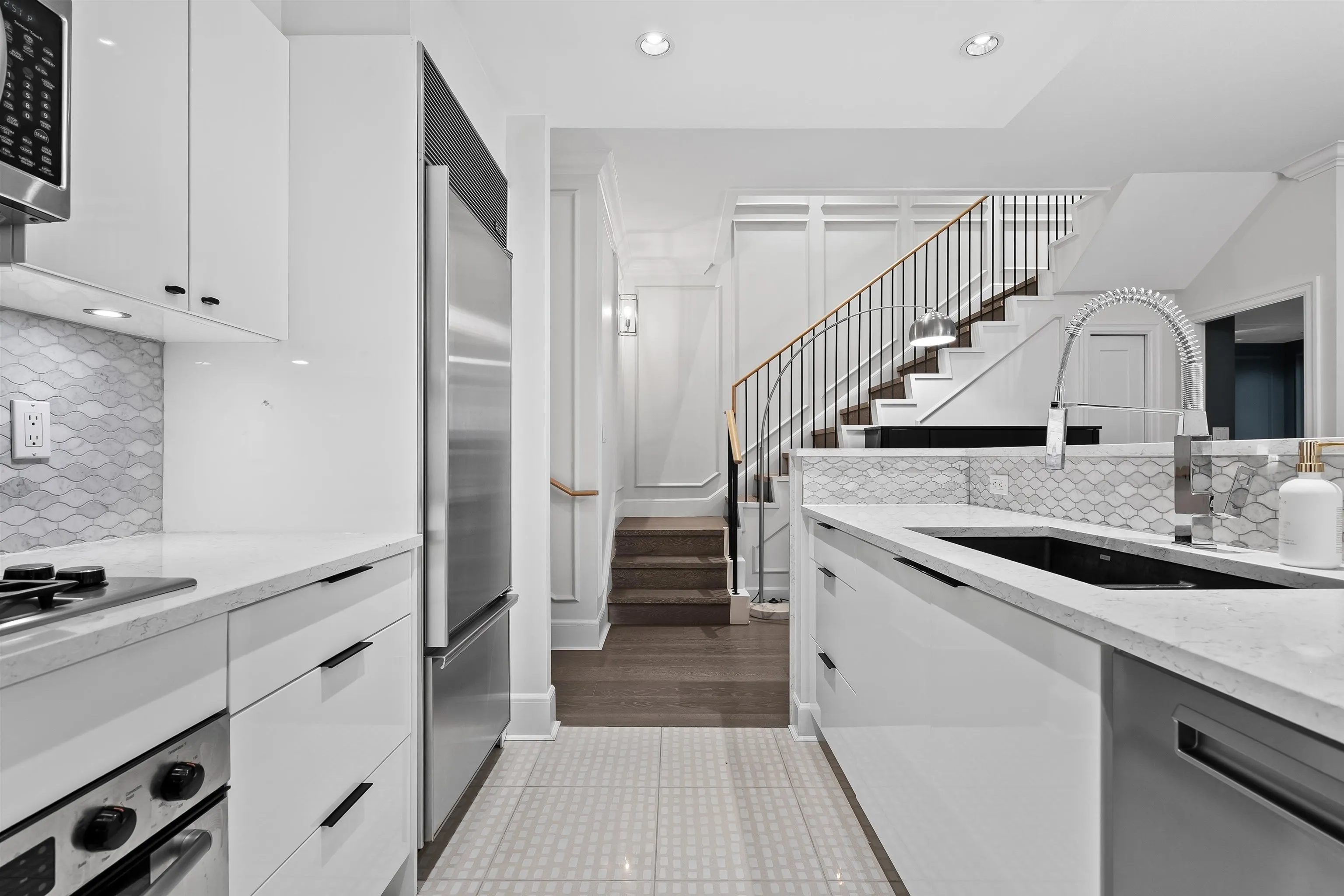 493 Broughton Street