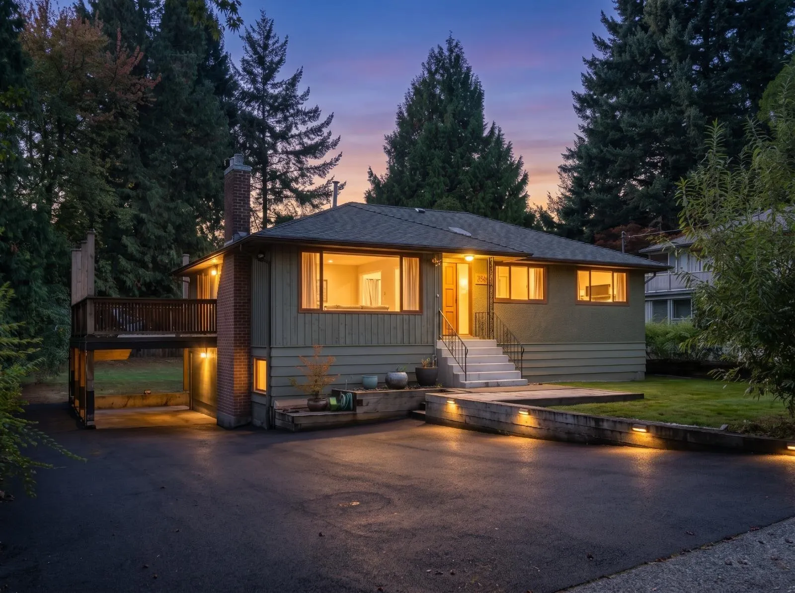 1561 Merlynn Crescent