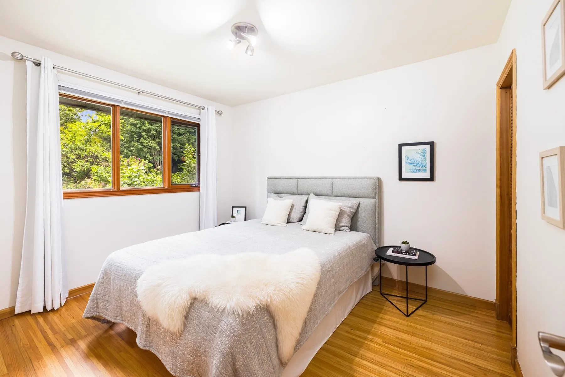 1561 Merlynn Crescent