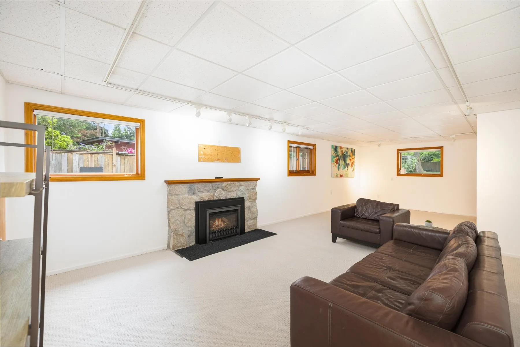 1561 Merlynn Crescent