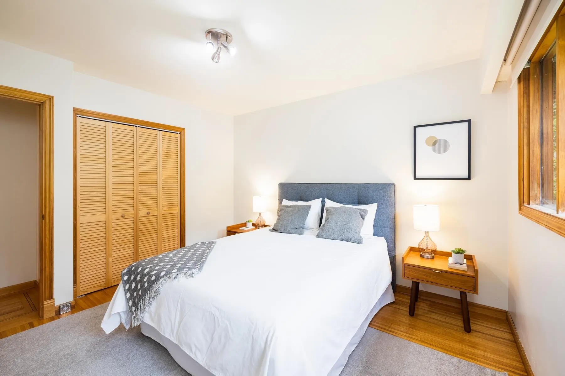 1561 Merlynn Crescent