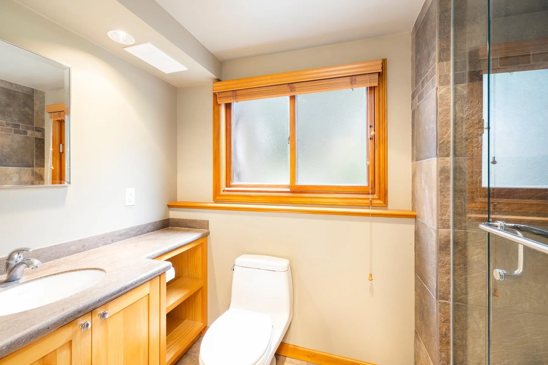1561 Merlynn Crescent
