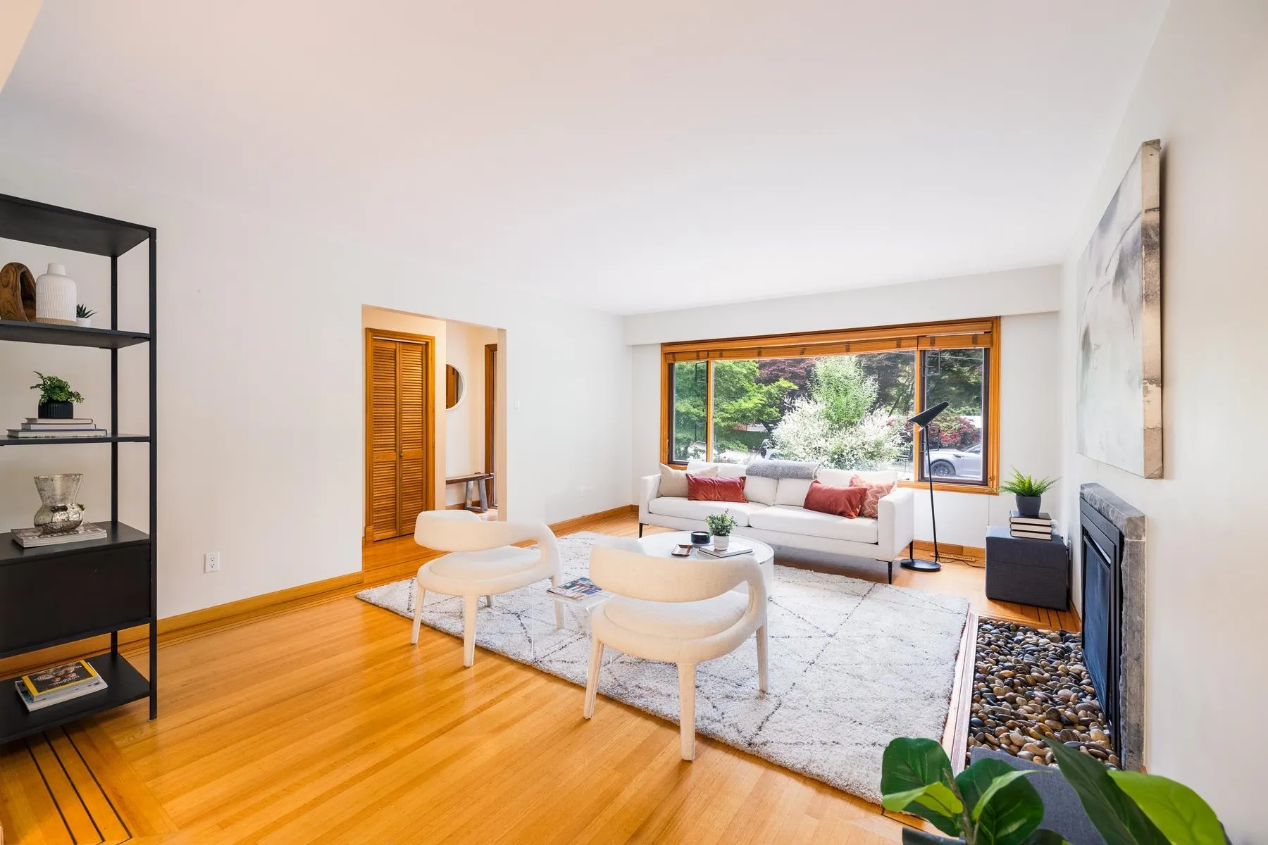 1561 Merlynn Crescent